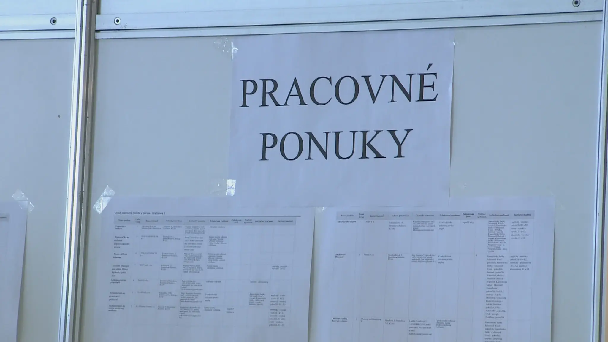 V niektorých odvetviach prišiel o prácu každý piaty človek.