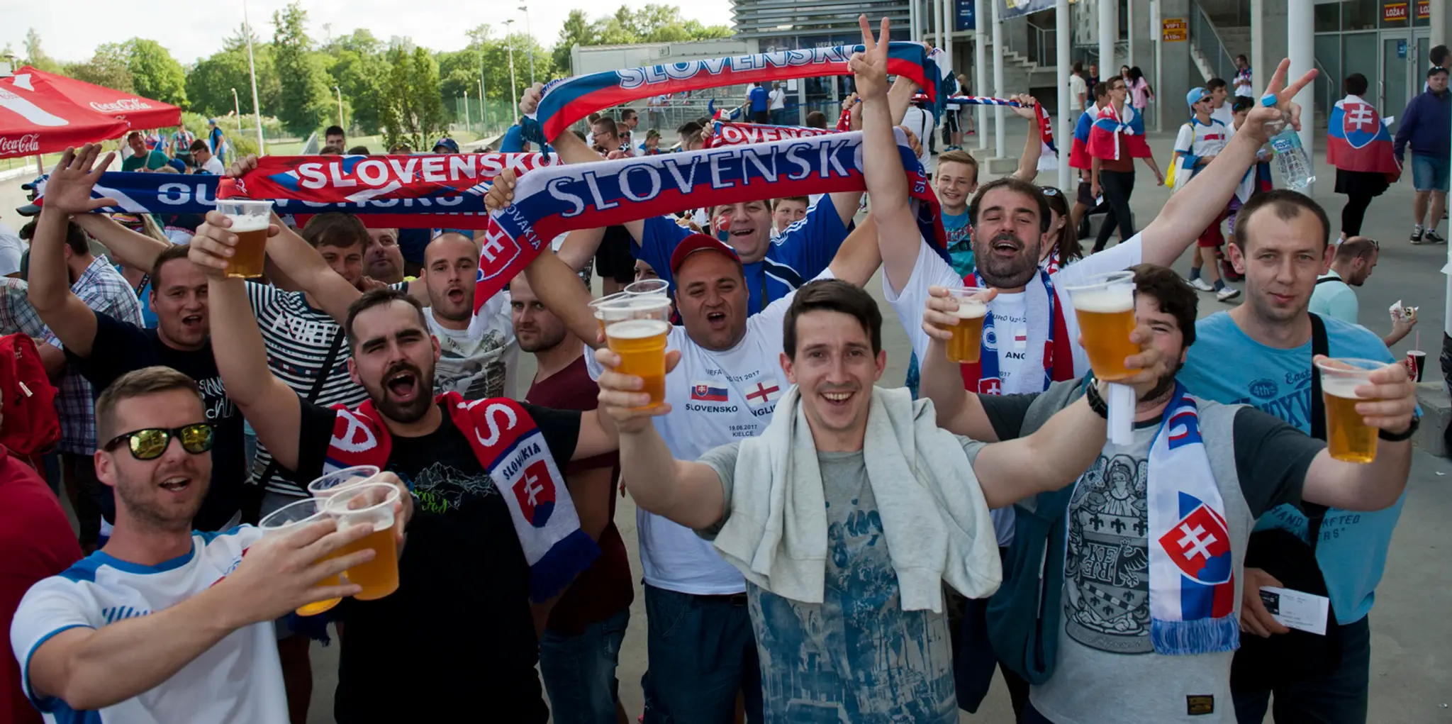 Slovenskí fanúšikovia pred zápasom skupiny A na ME futbalistov do 21 rokov Slovensko - Anglicko.