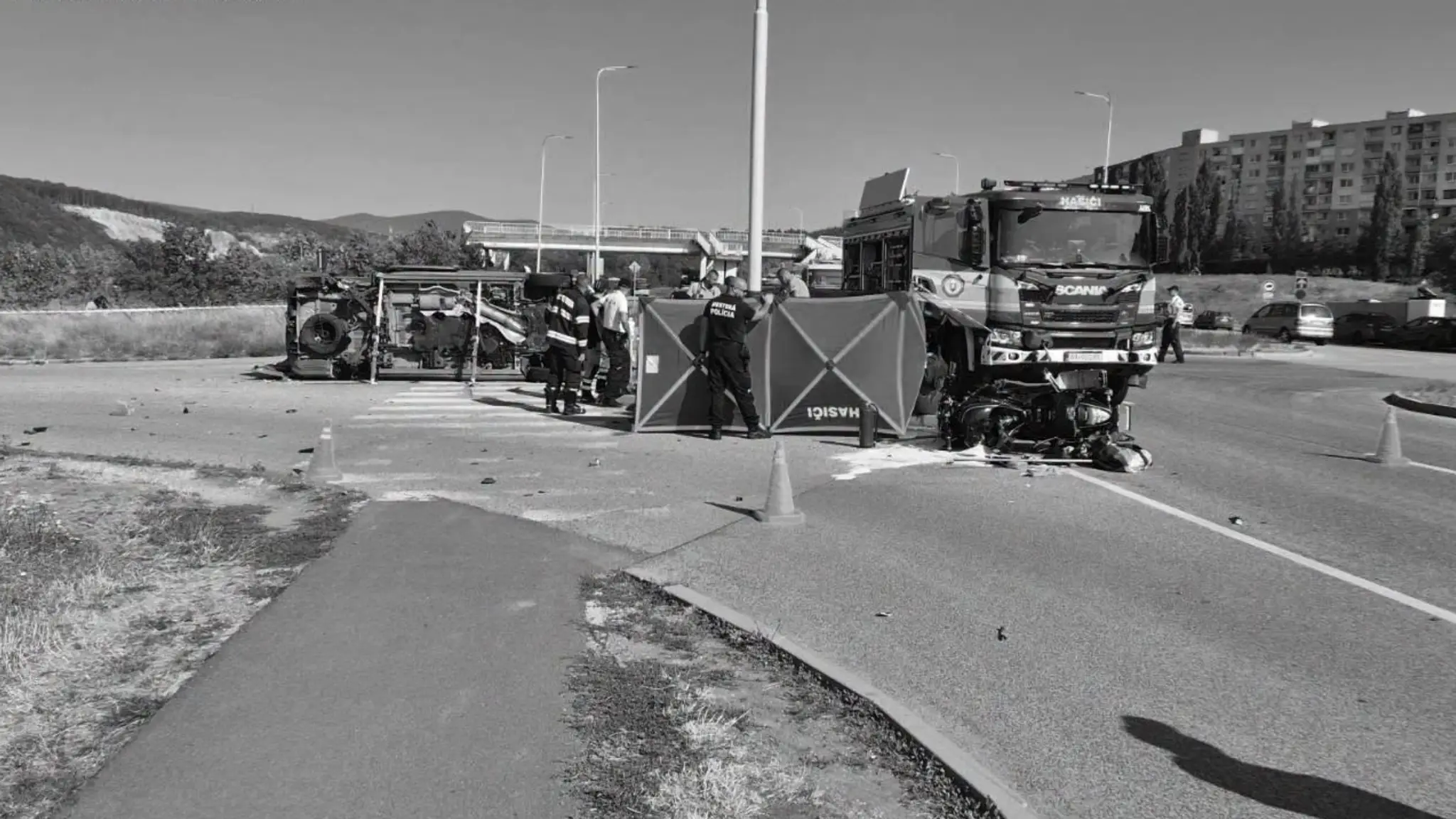 Na Americkej triede v Košiciach sa zrazila dodávka s motocyklom.