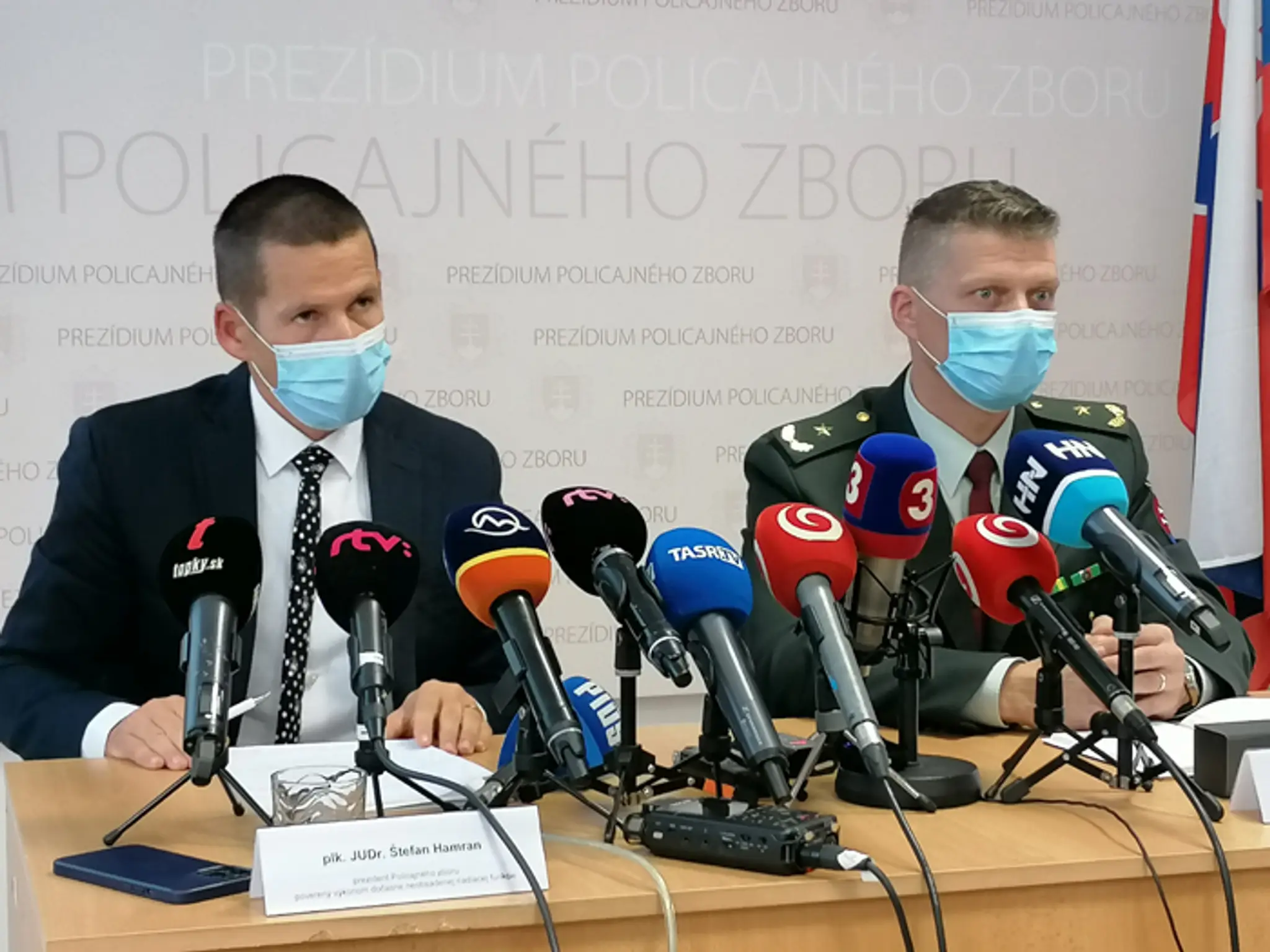 Štefan Hamran a hovorca policajného prezídia Michal Slivka.