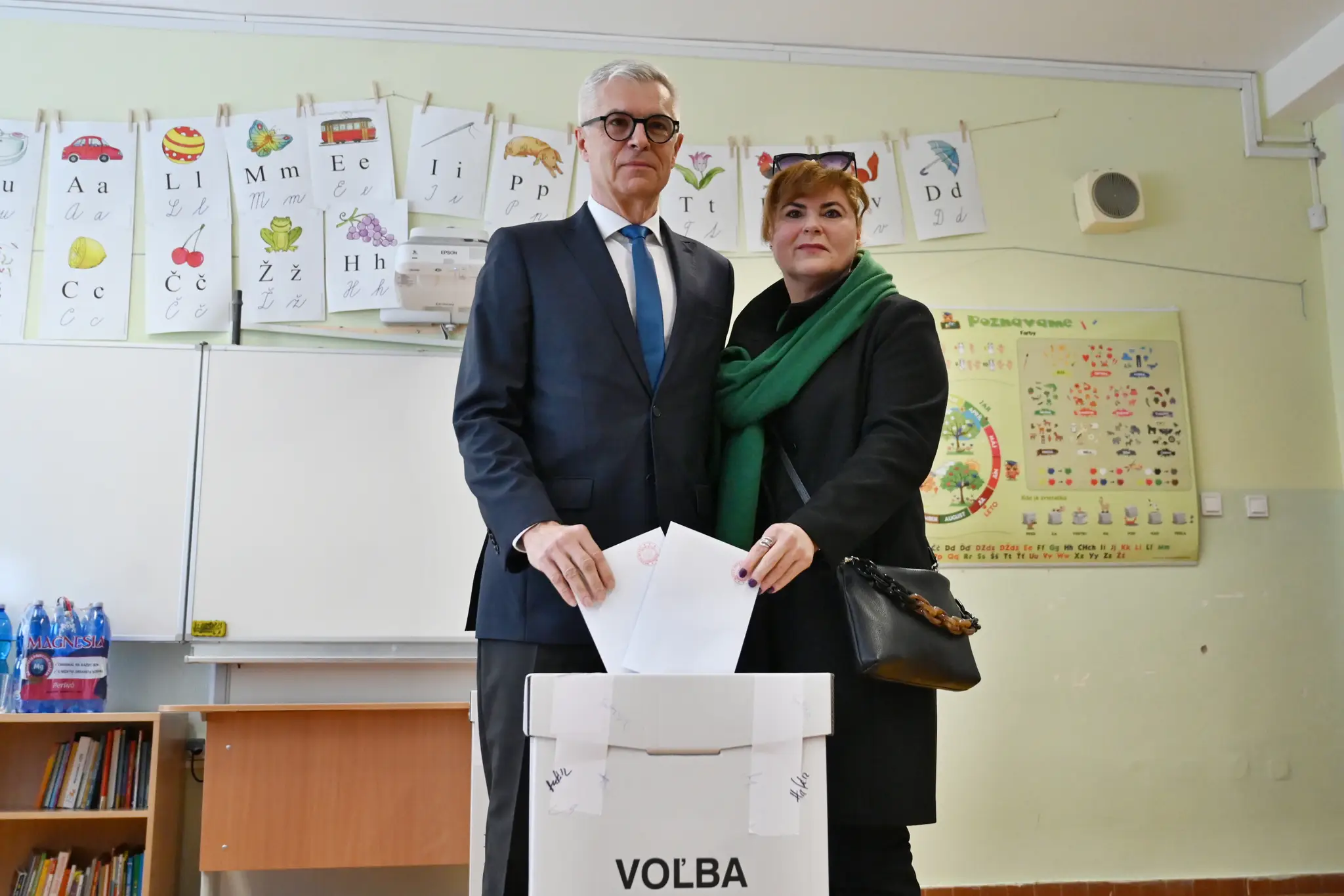 Ivan Korčok s manželkou Soňou odvolili v Senci.