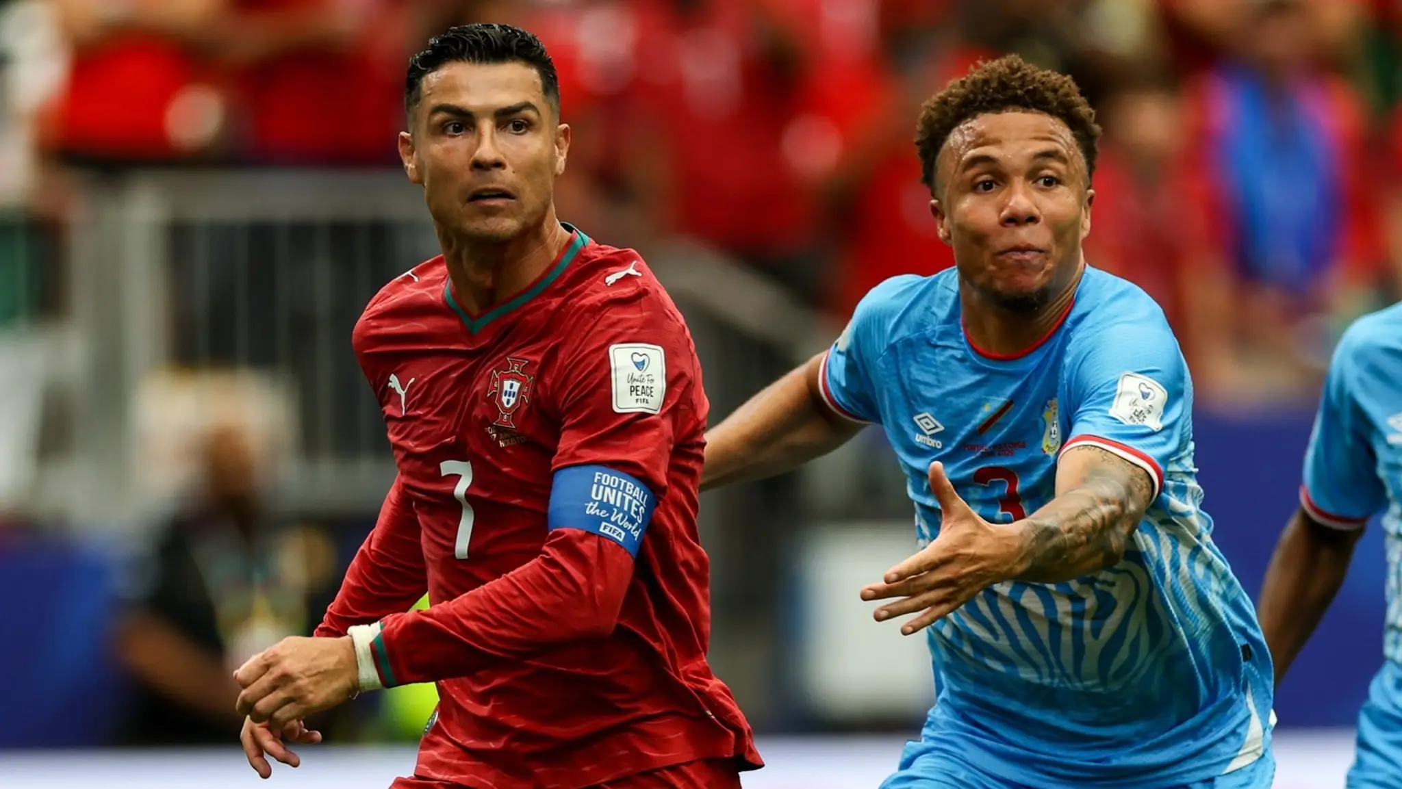 Cristiano Ronaldo (vľavo) a Steve Kapuadi