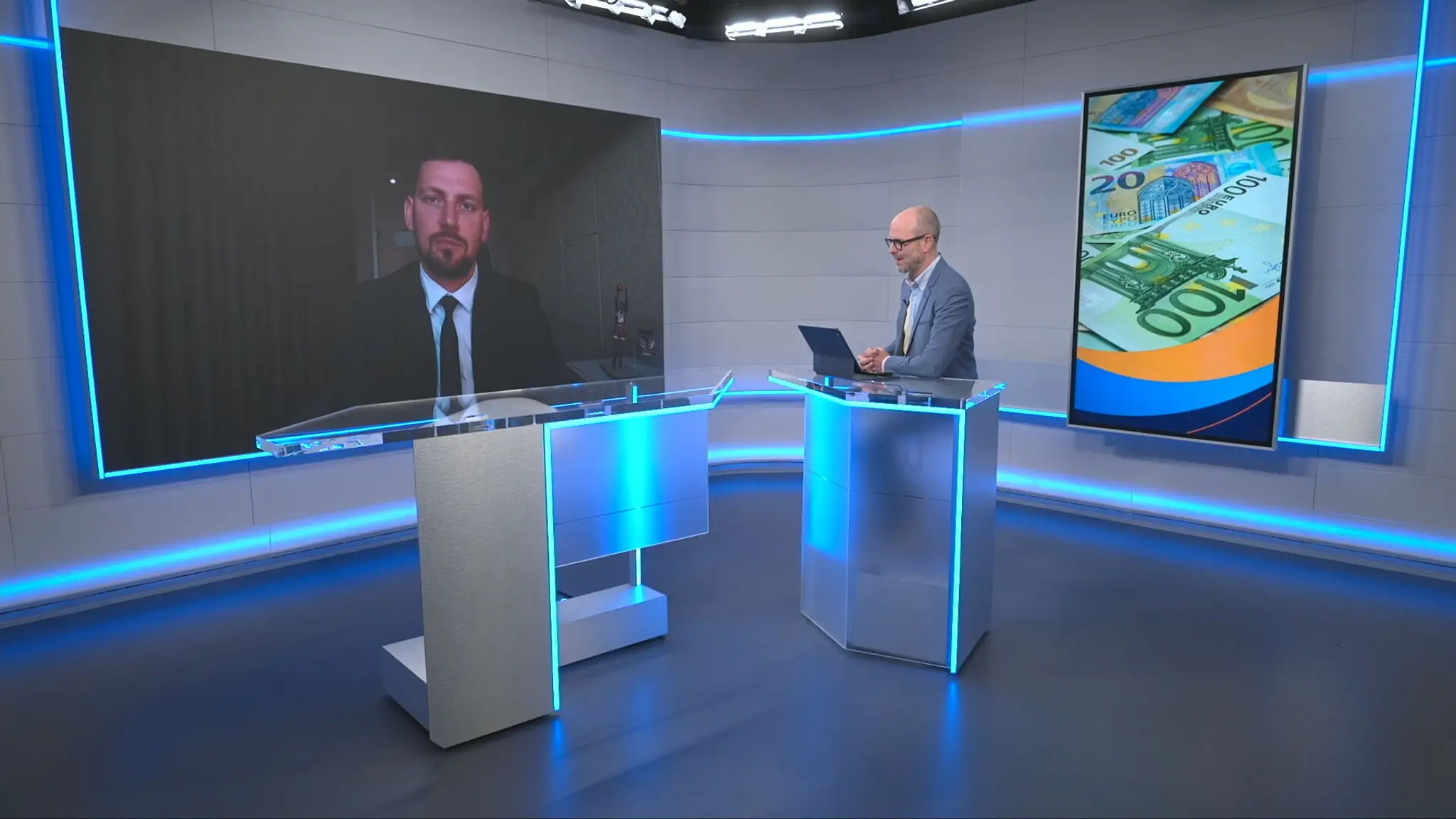 Na snímke výkonný riaditeľ Finančného kompasu Matej Dobiš v rozhovore na TN live o rastúcich splátkach hypoték.