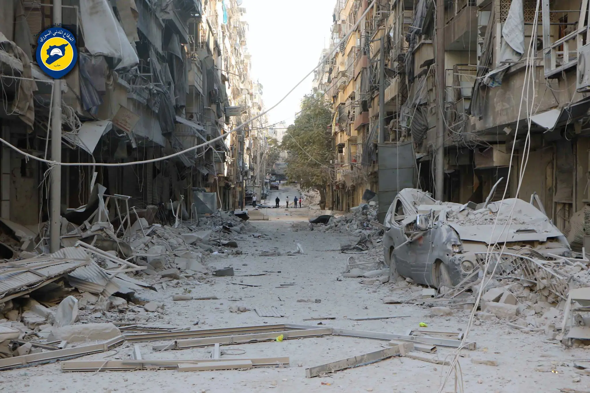 Zničené budovy po leteckých útokoch v sýrskom meste Aleppo
