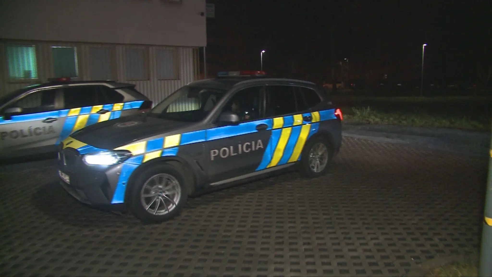Polícia, policajné auto (ilustračná snímka)