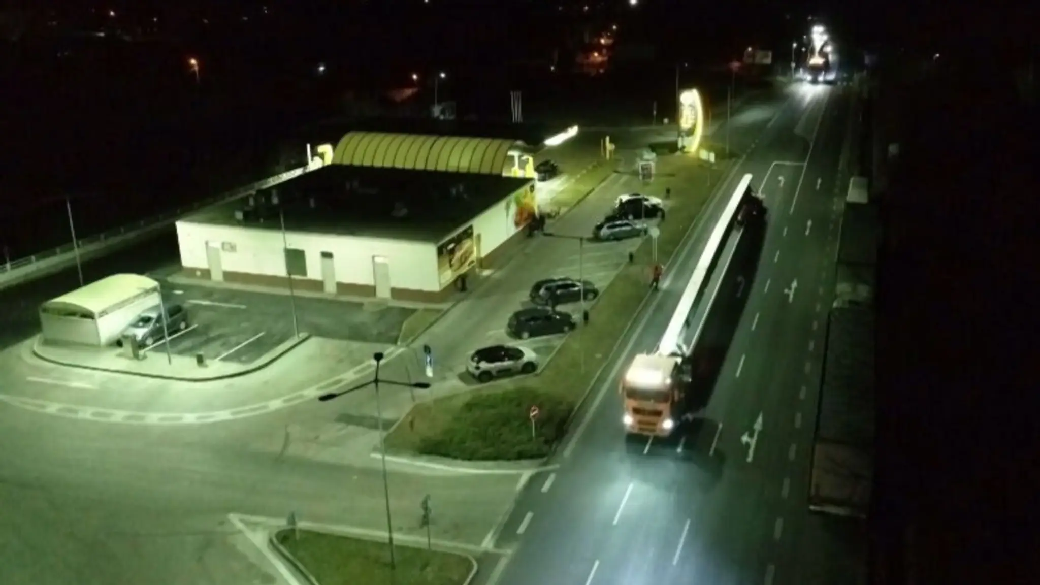 Prevoz nadrozmerného nákladu. 