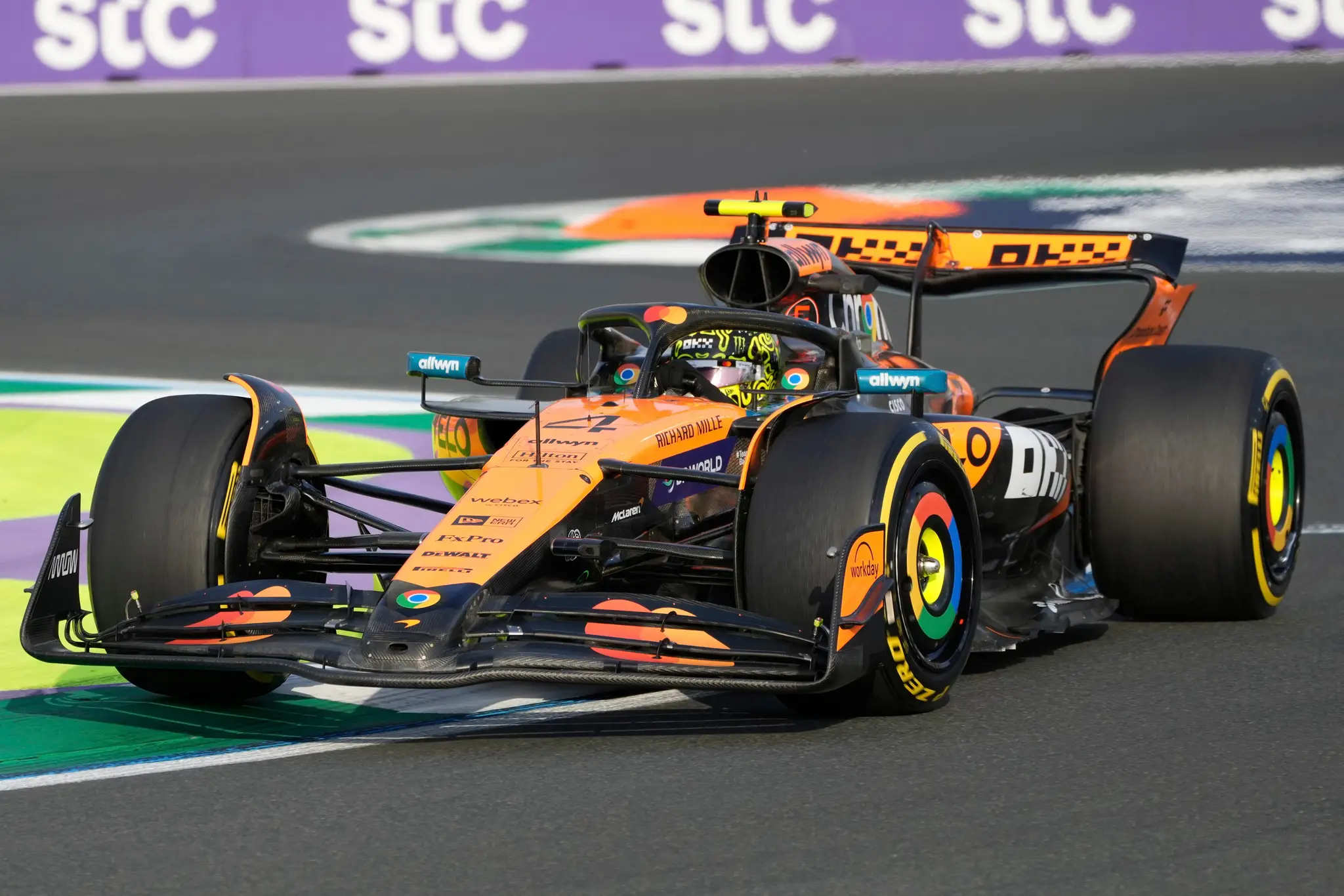 Lando Norris na McLarene ovládol druhý tréning na VC Saudskej Arábie.