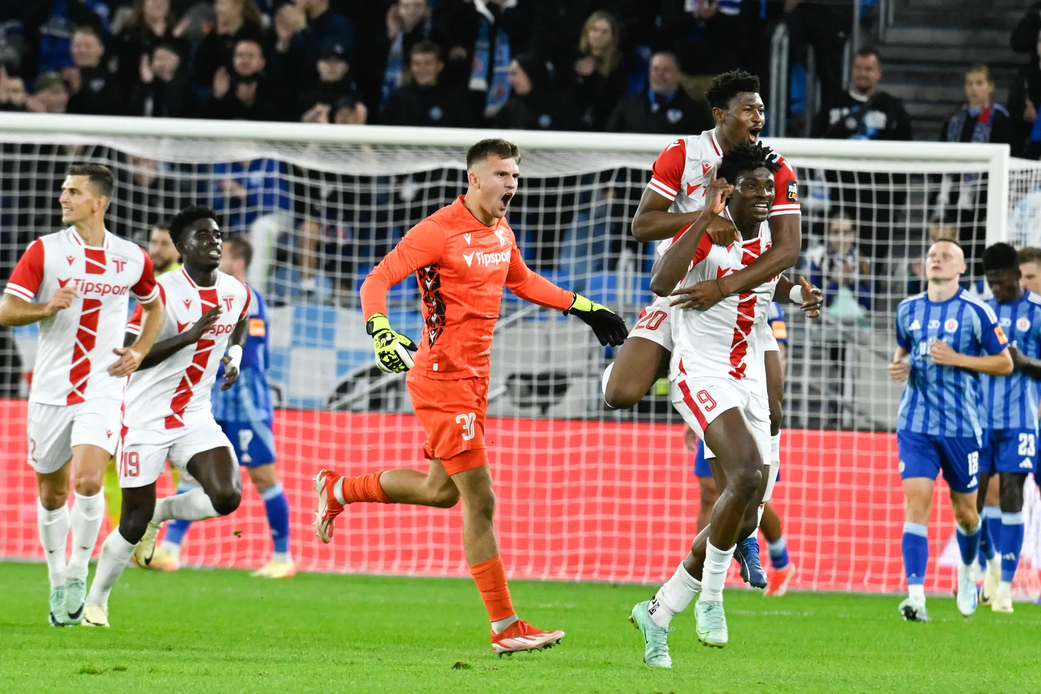 Momentka zo zápasu ŠK Slovan Bratislava - AS Trenčín z 5. októbra 2024 v Bratislave