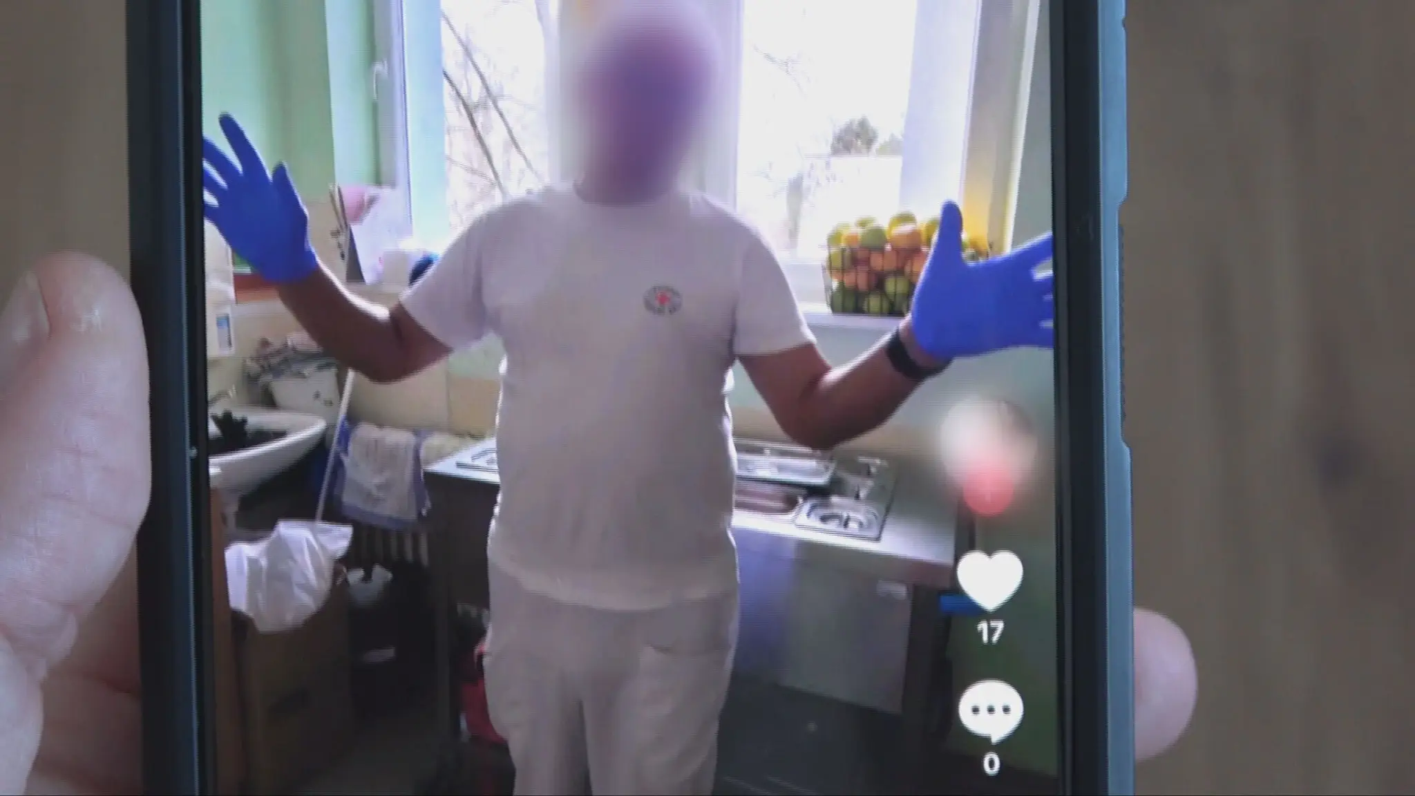 Muž, ktorý robil návrhy 13-ročnému chlapcovi, vraj pracuje ako opatrovateľ.