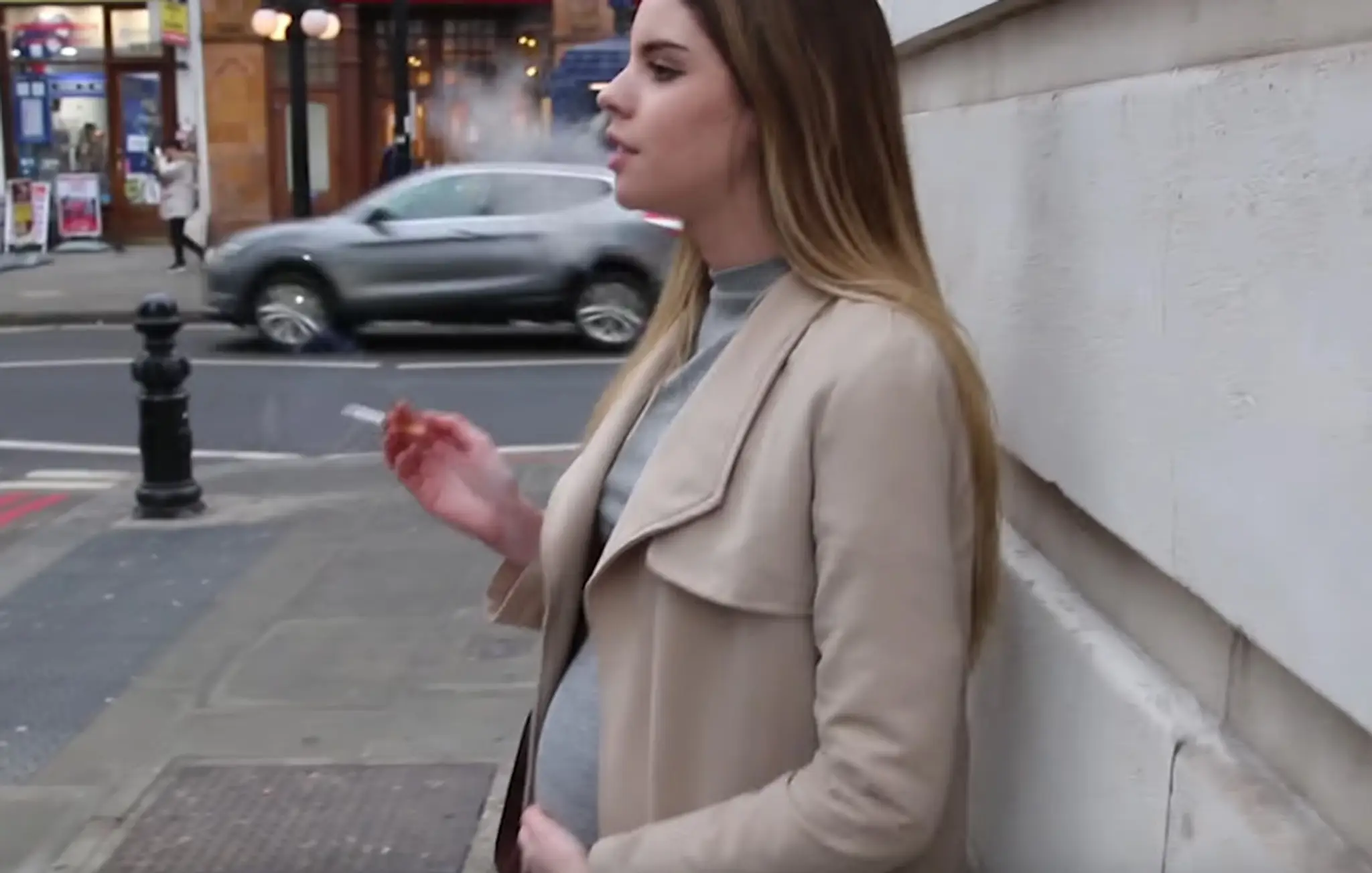 Zapálili by ste tehotnej žene cigaretu? Takto dopadol sociálny experiment