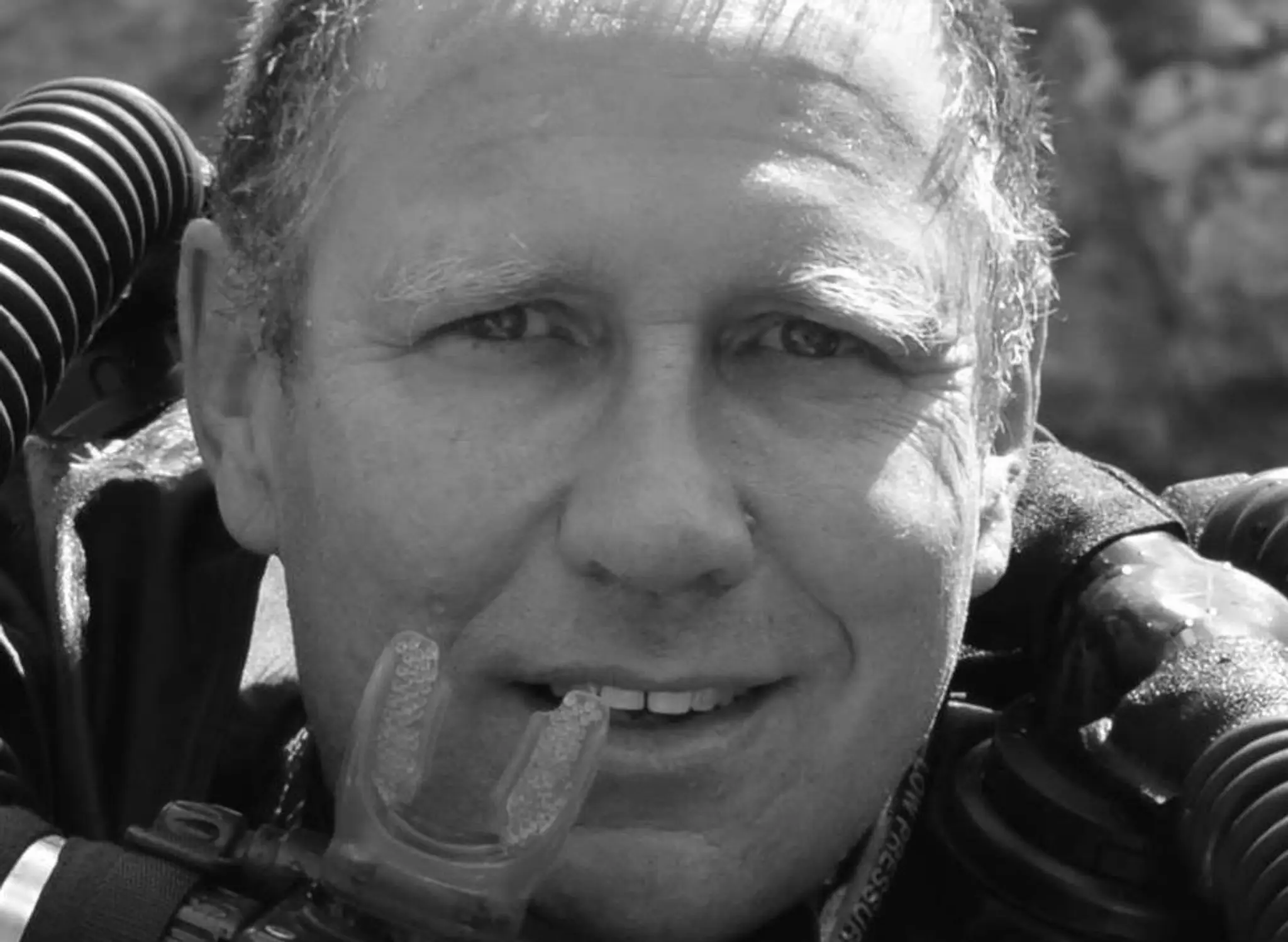 Doktor Richard Harris zostal s chlapcami v thajskej jaskyni