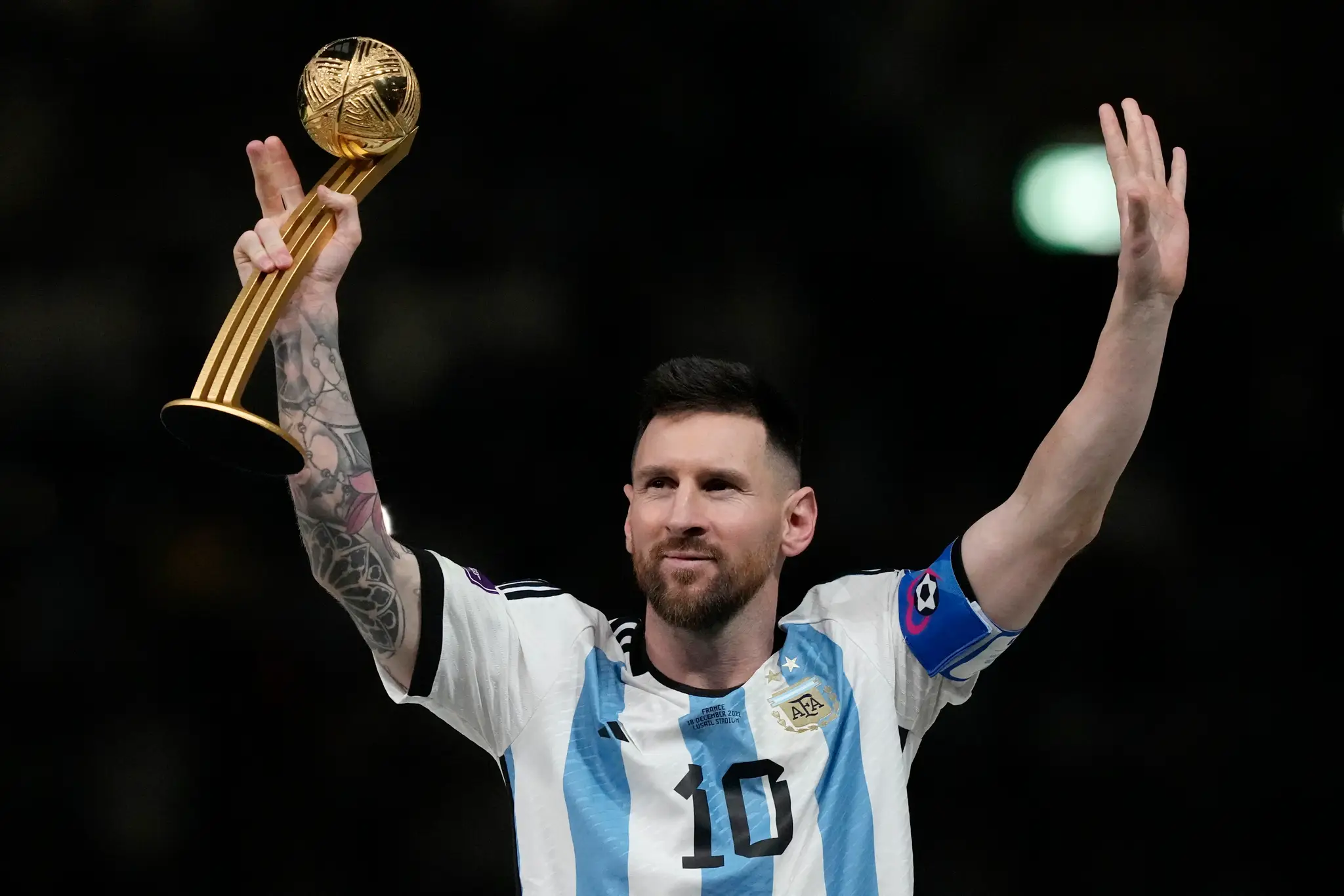 Messi so Zlatou loptou z katarského mundialu