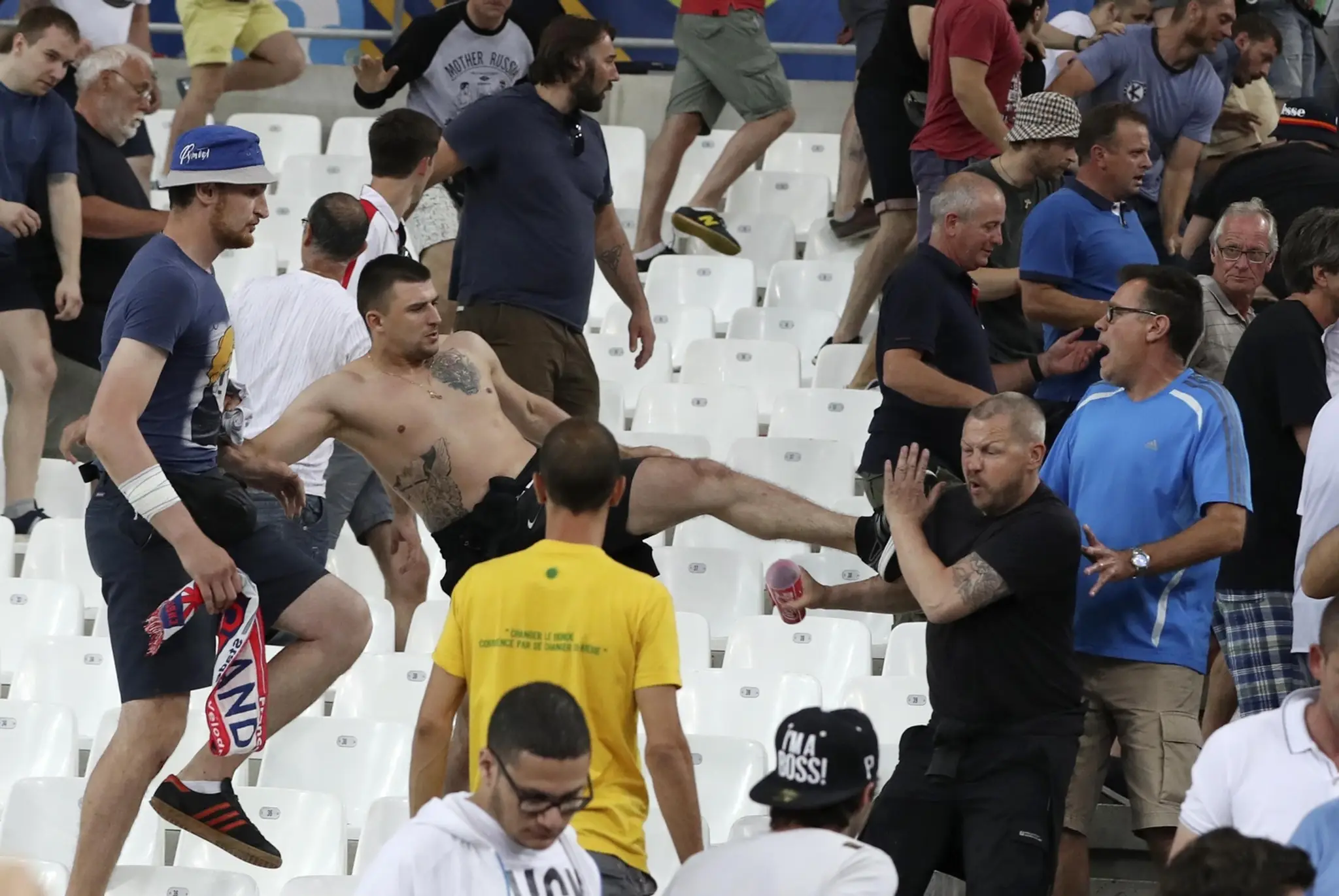APTOPIX_Soccer_Euro_2016_England_Russia428142358712.jpg