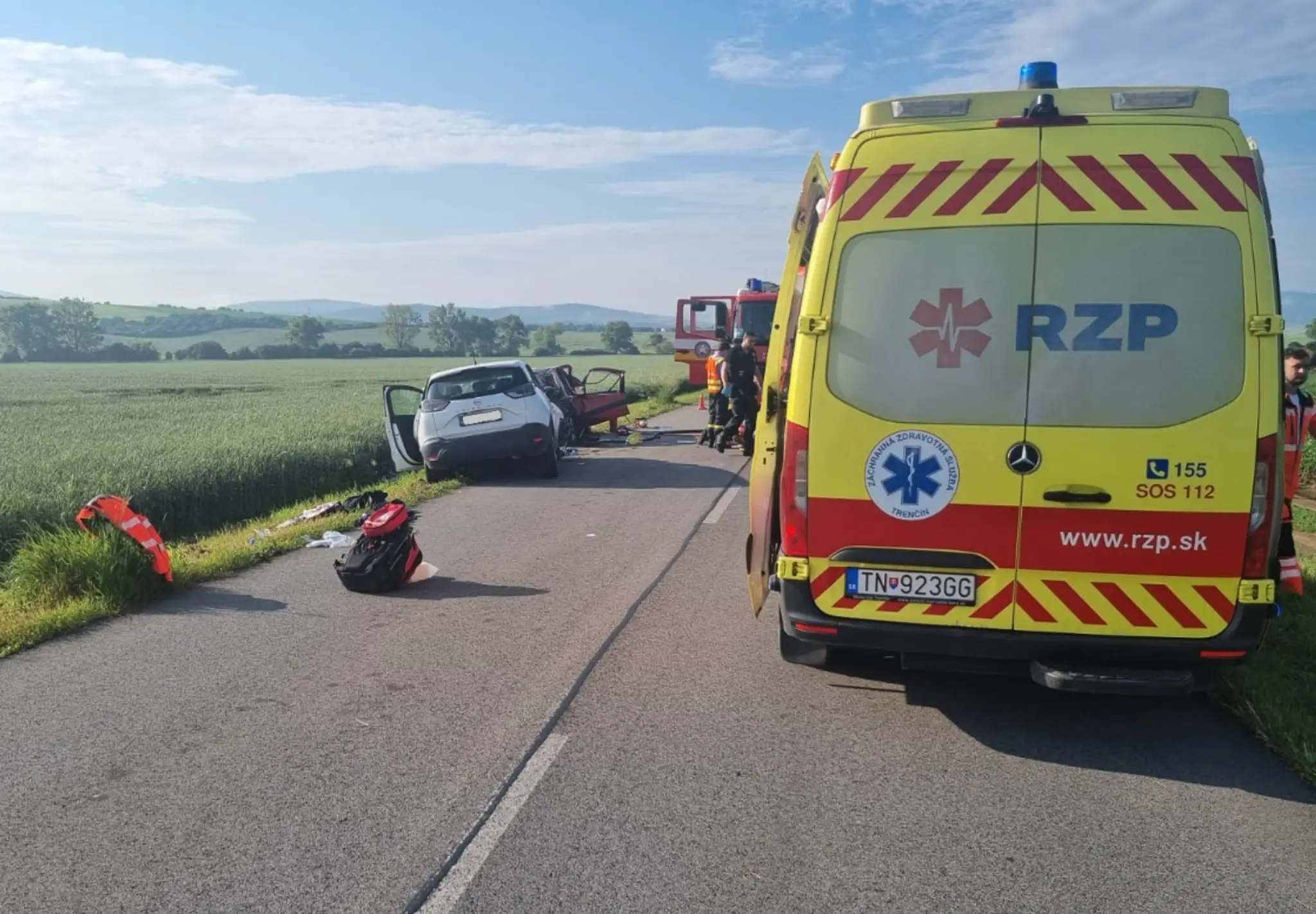 Vážna nehoda medzi Ostraticami a Žabokrekmi nad Nitrou.