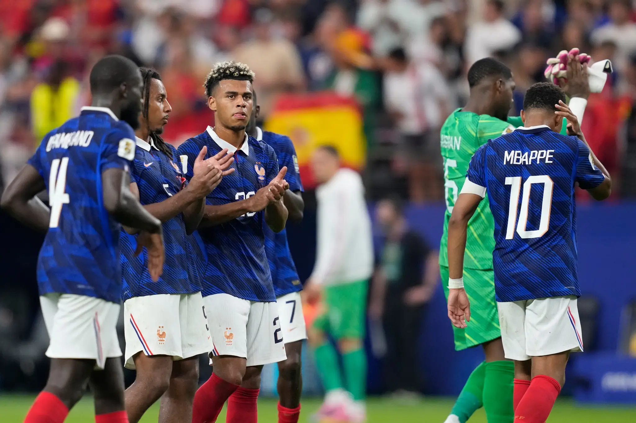 Sklamaní futbalisti Francúzska.