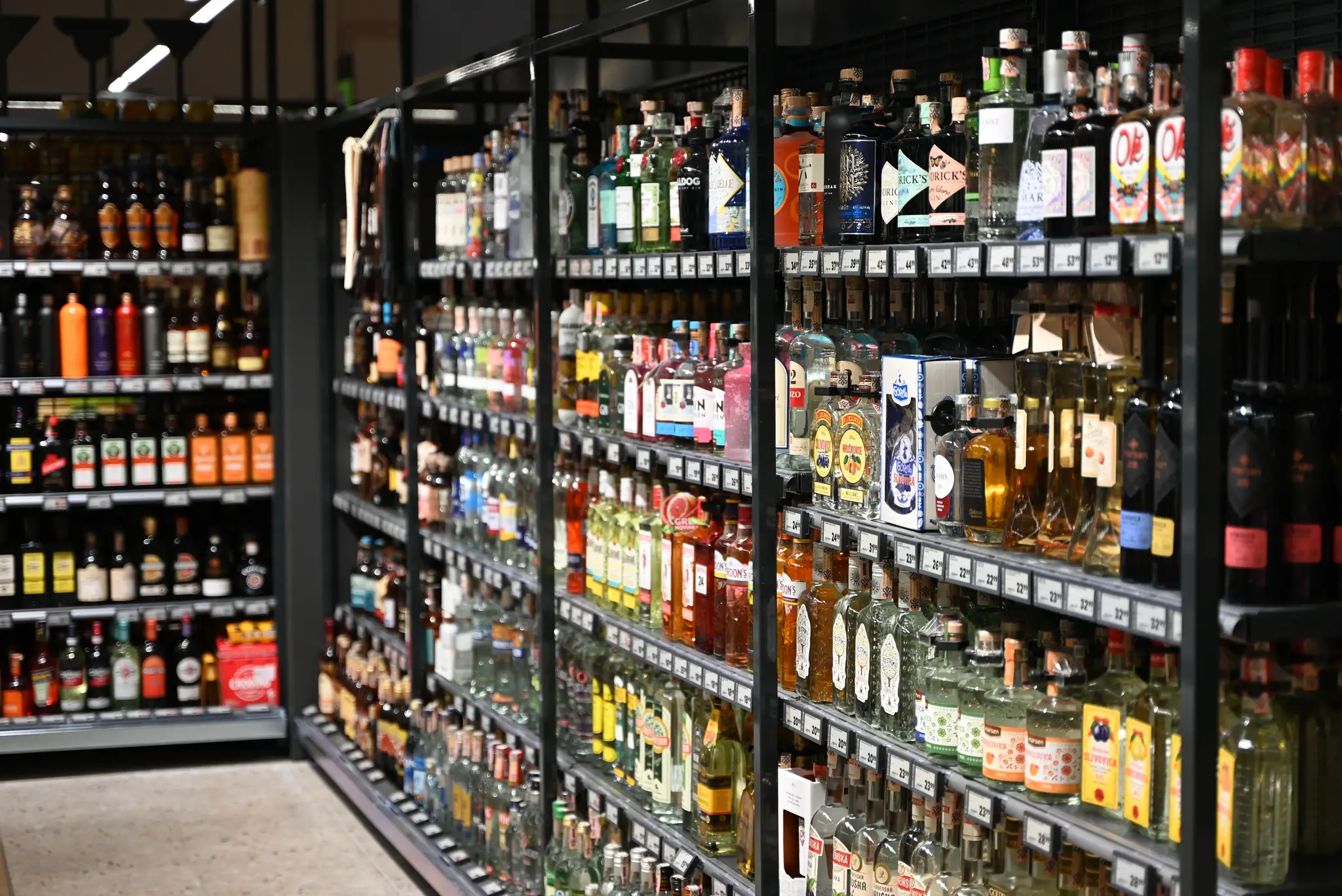 Alkohol, alkoholické nápoje. Ilustračná snímka
