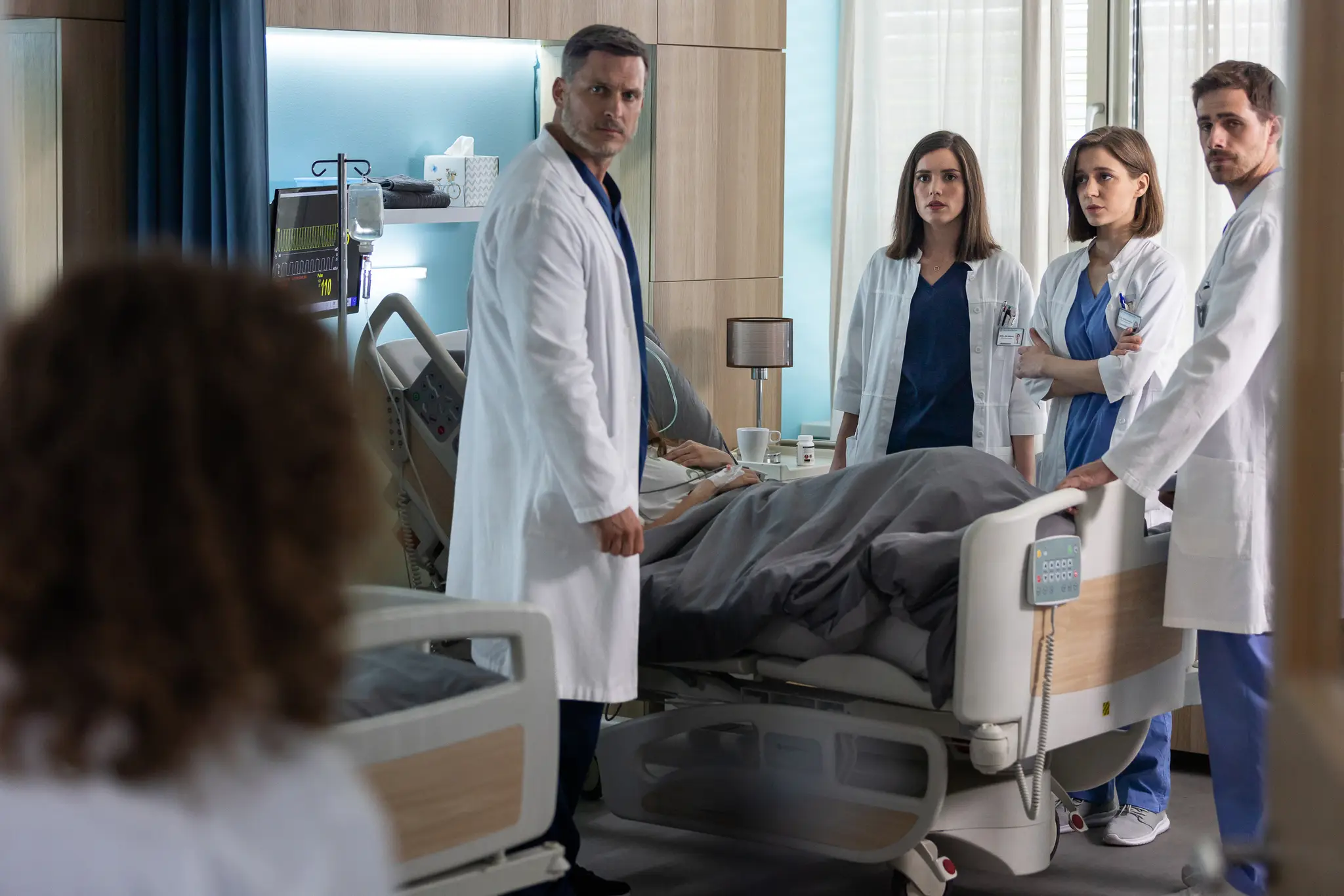 Ján Koleník, Sarah Arató, Adela Dukátová a Filip Šebesta v seriáli Druhá šanca