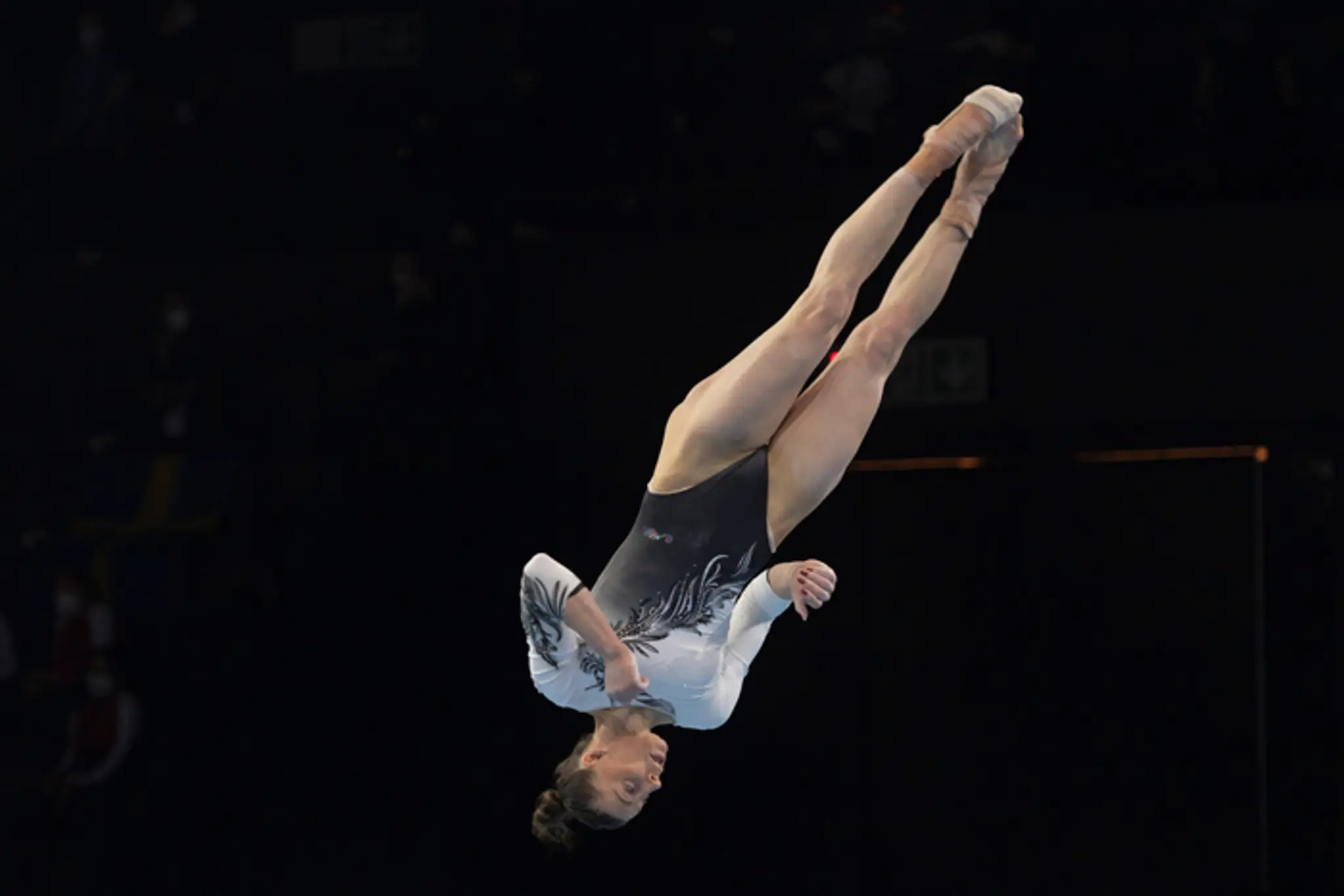 Barbora Mokošová počas vystúpenia v prostných vo finále viacboja na ME v Bazileji (23. apríla 2021)