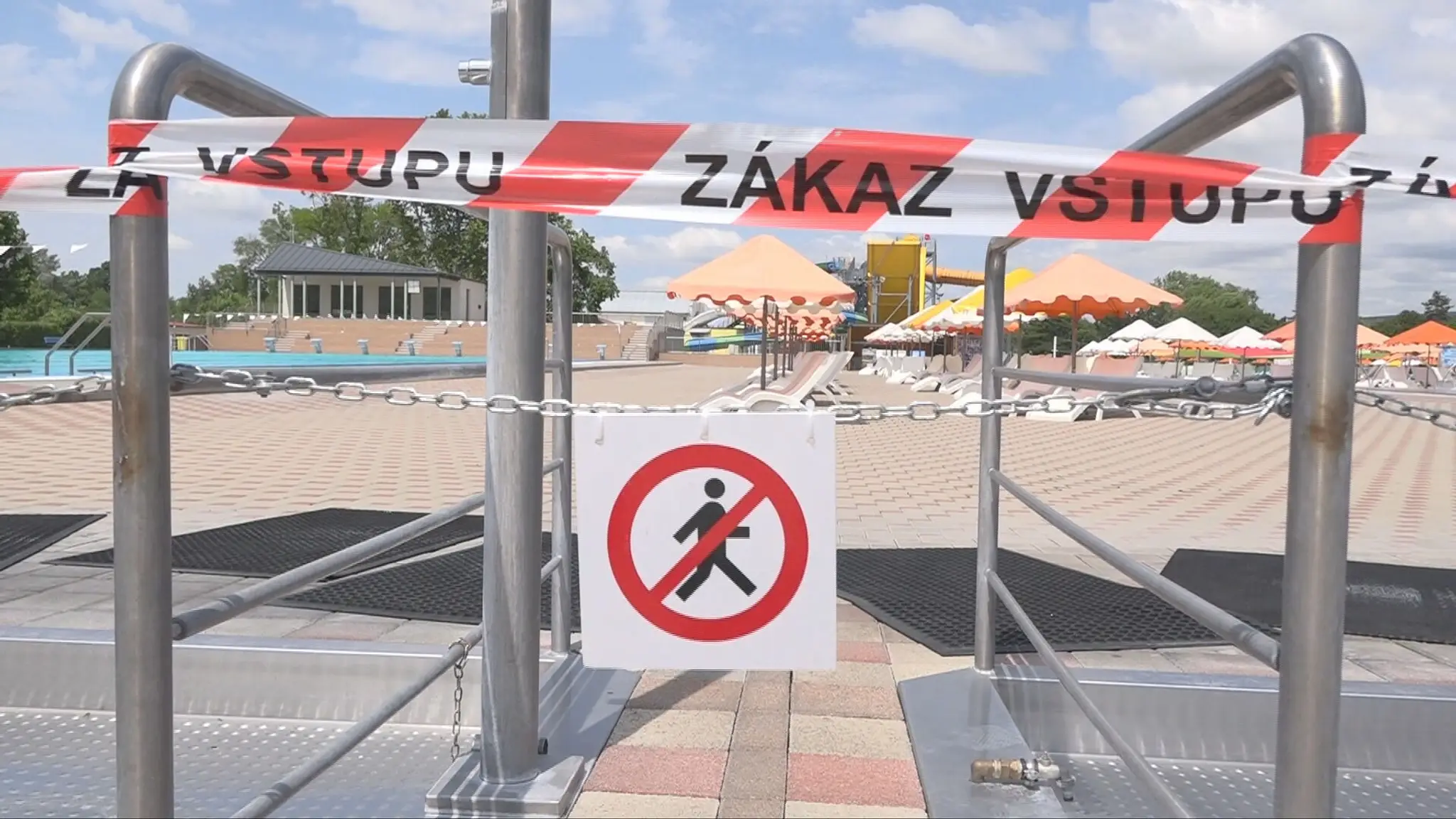 Zákaz kúpania v Štúrove