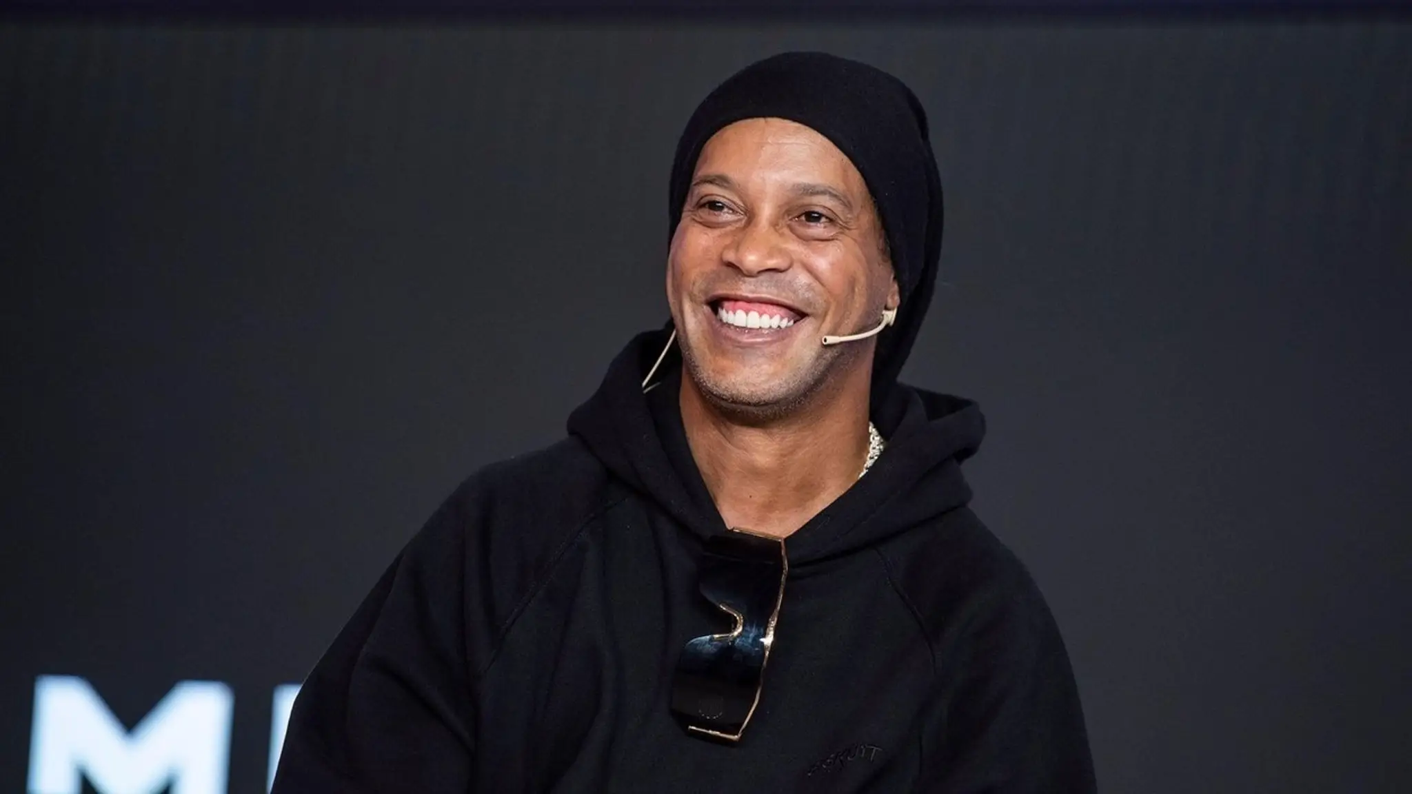 Ronaldinho (cropped)