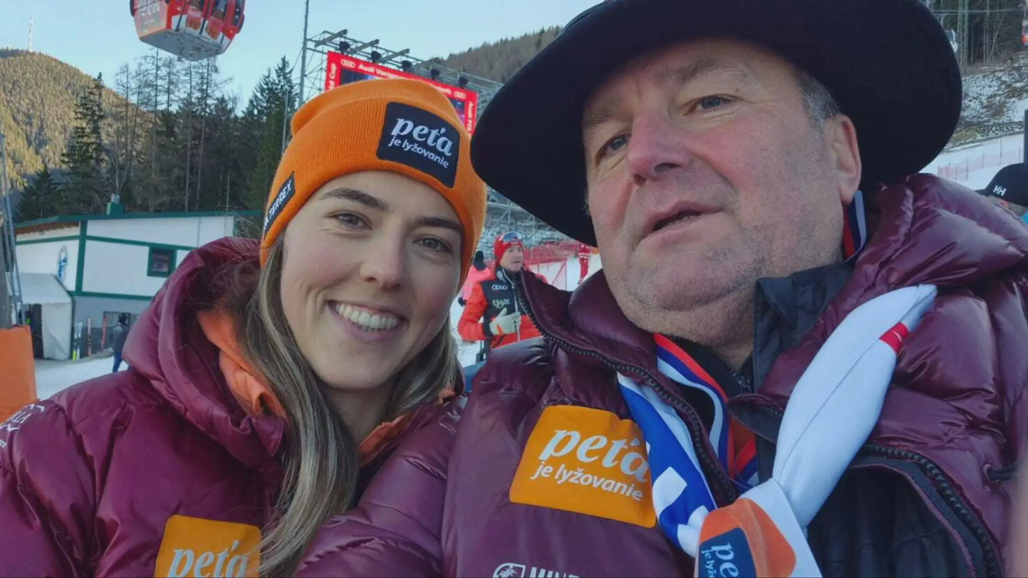Starosta Drahoviec Miroslav Ledecký ročne precestuje tisícky kilometrov, aby spoločne s ďalšími Slovákmi podporil Petru Vlhovú.