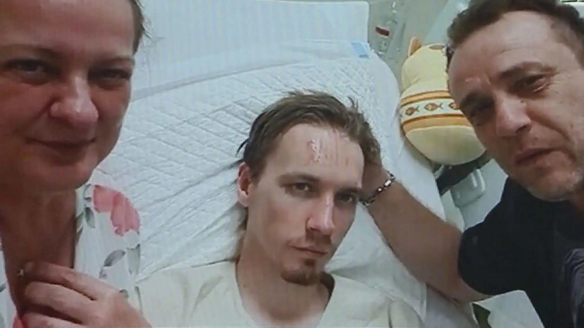Denis, hospitalizovaný v Číne, sa po viac ako mesiaci prebral z kómy. 