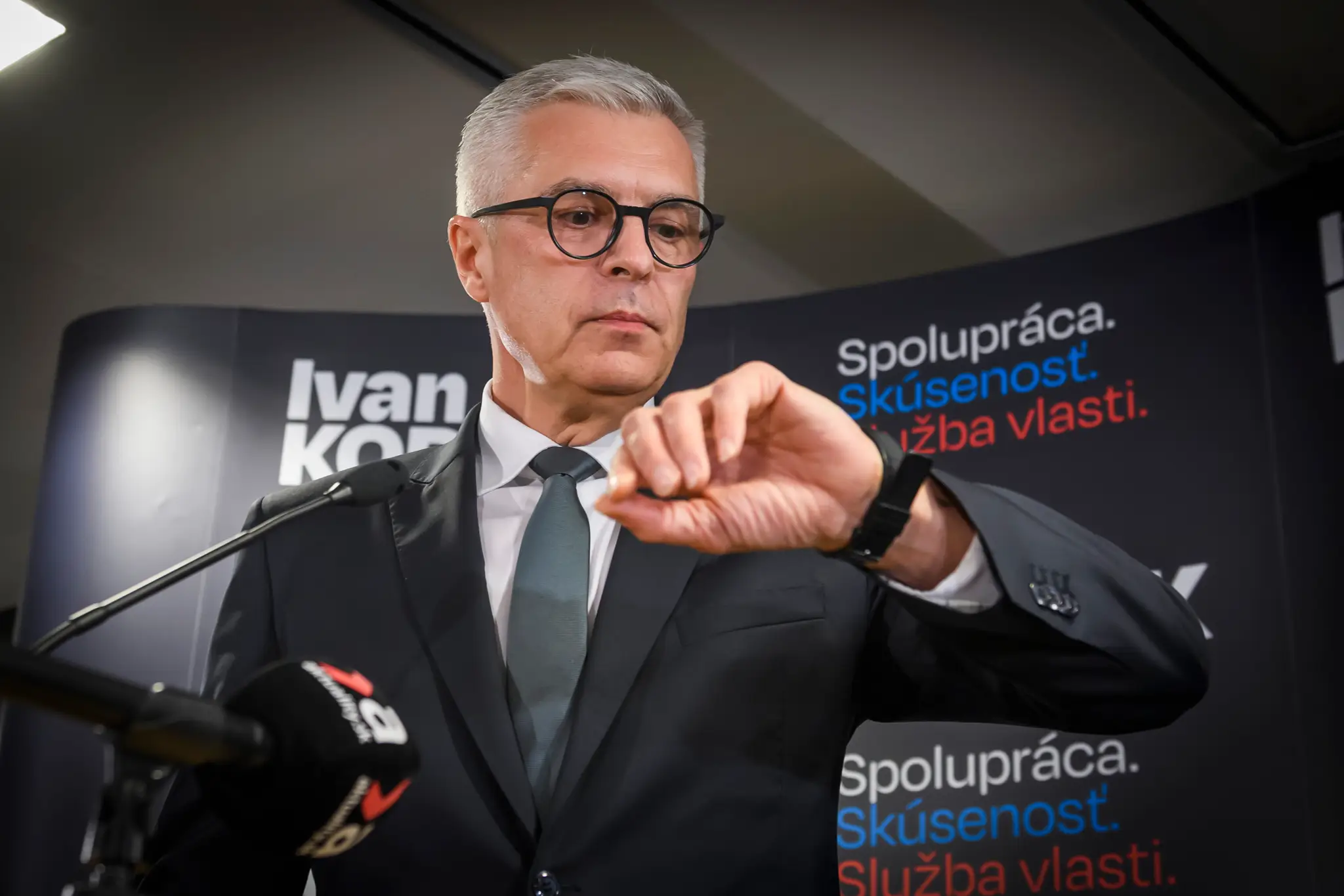 Ivan Korčok počas prvého tlačového vyhlásenia vo svojej volebnej centrále