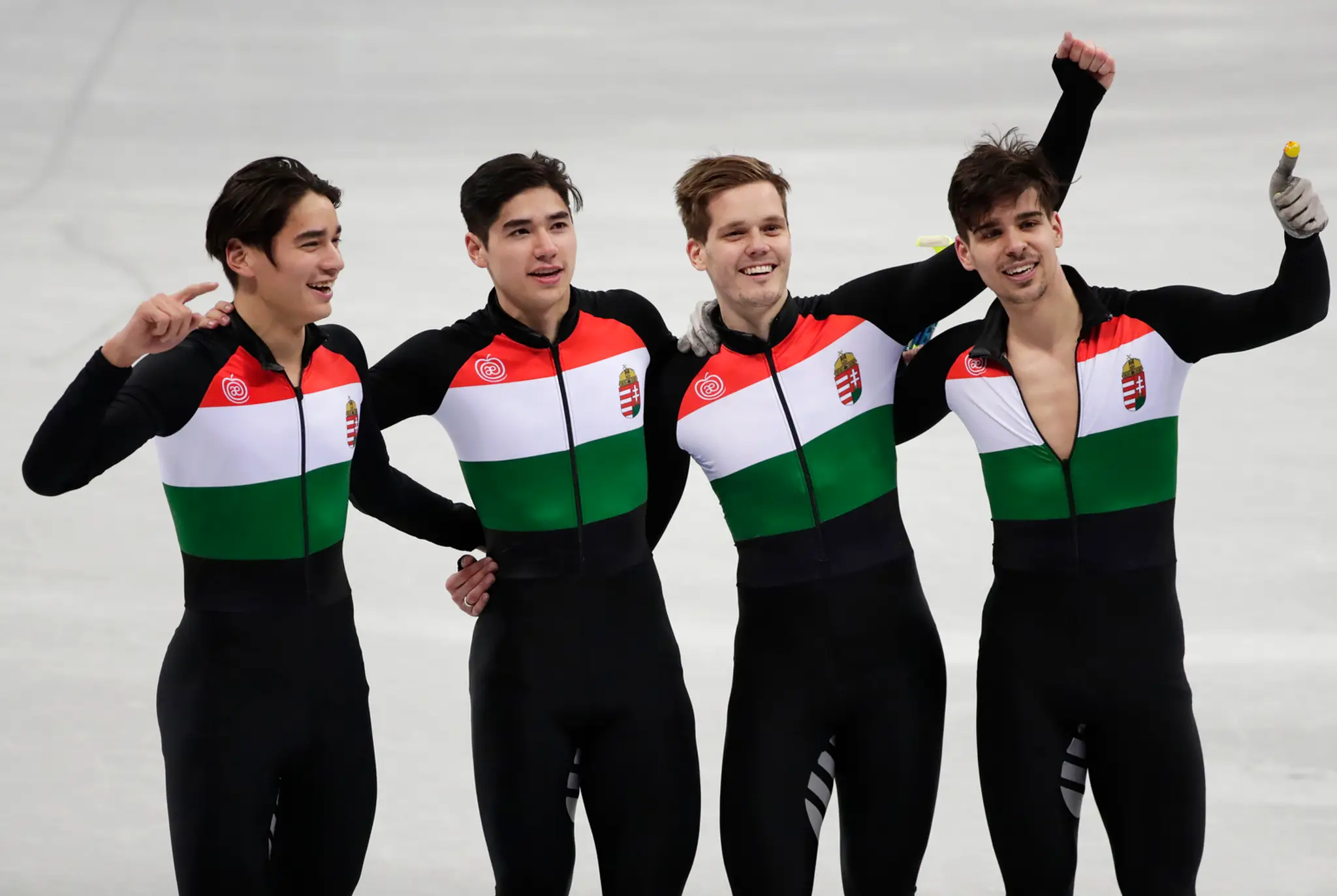 Šortrekári Maďarska senzačne triumfovali v štafete mužov na 5000 m na ZOH v Pjongčangu.
