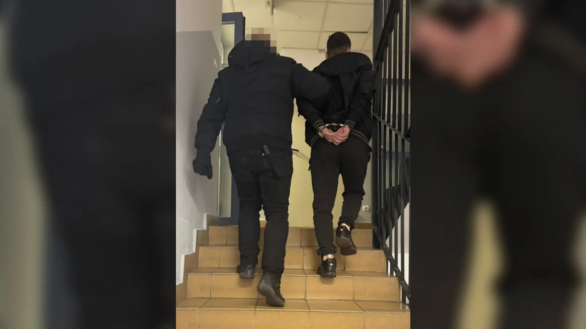 Polícia obvinila ženu a jej 17-ročného syna. 