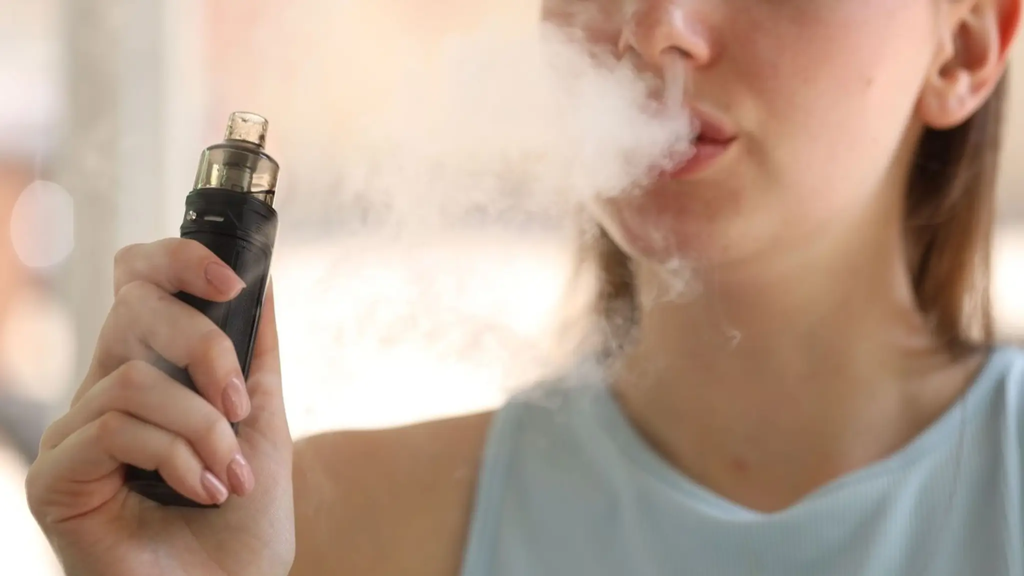 Vapovanie, elektronická cigareta. Ilustračná snímka. 