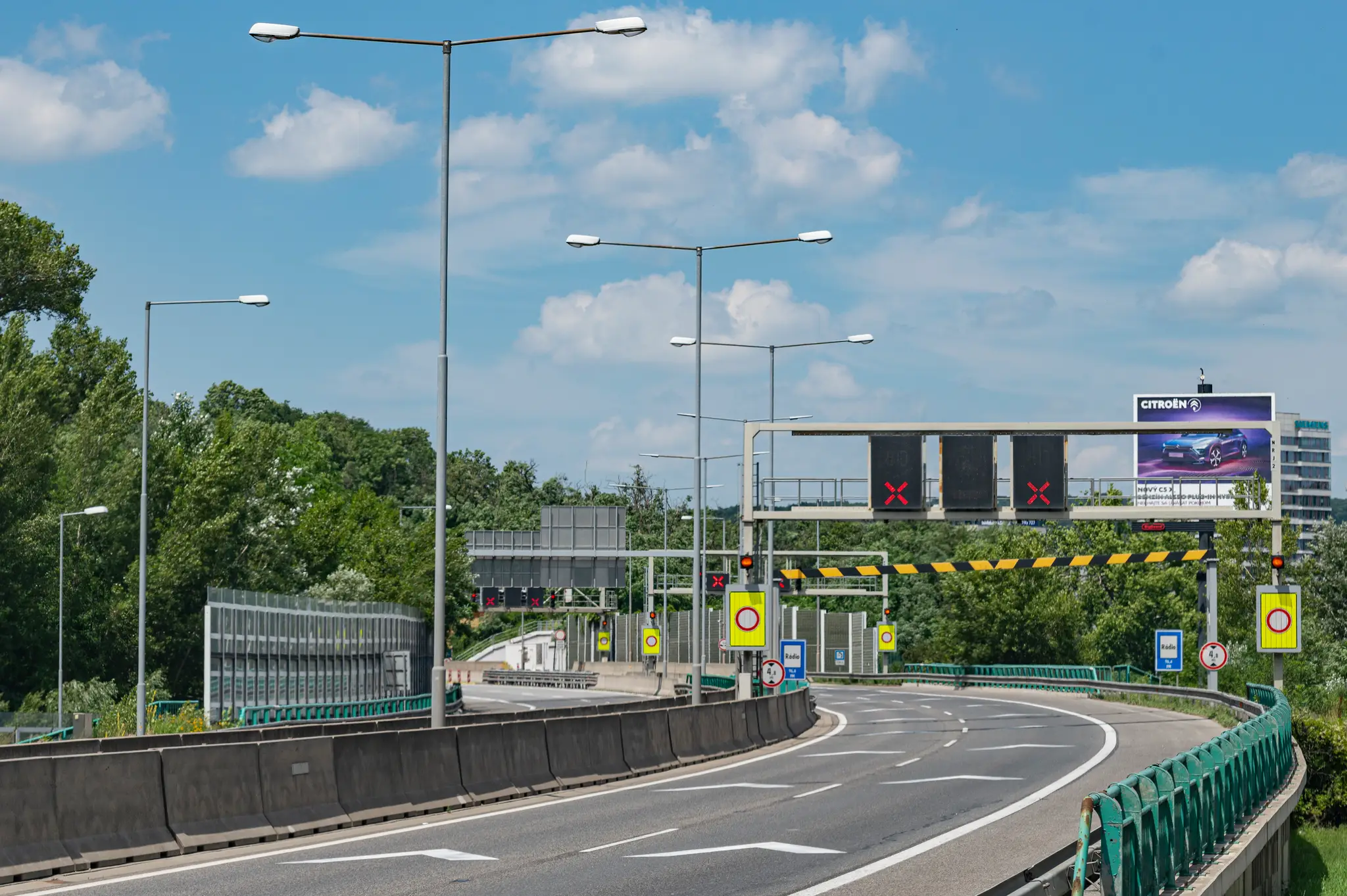 Na snímke bratislavský Tunel Sitina na diaľnici D2.