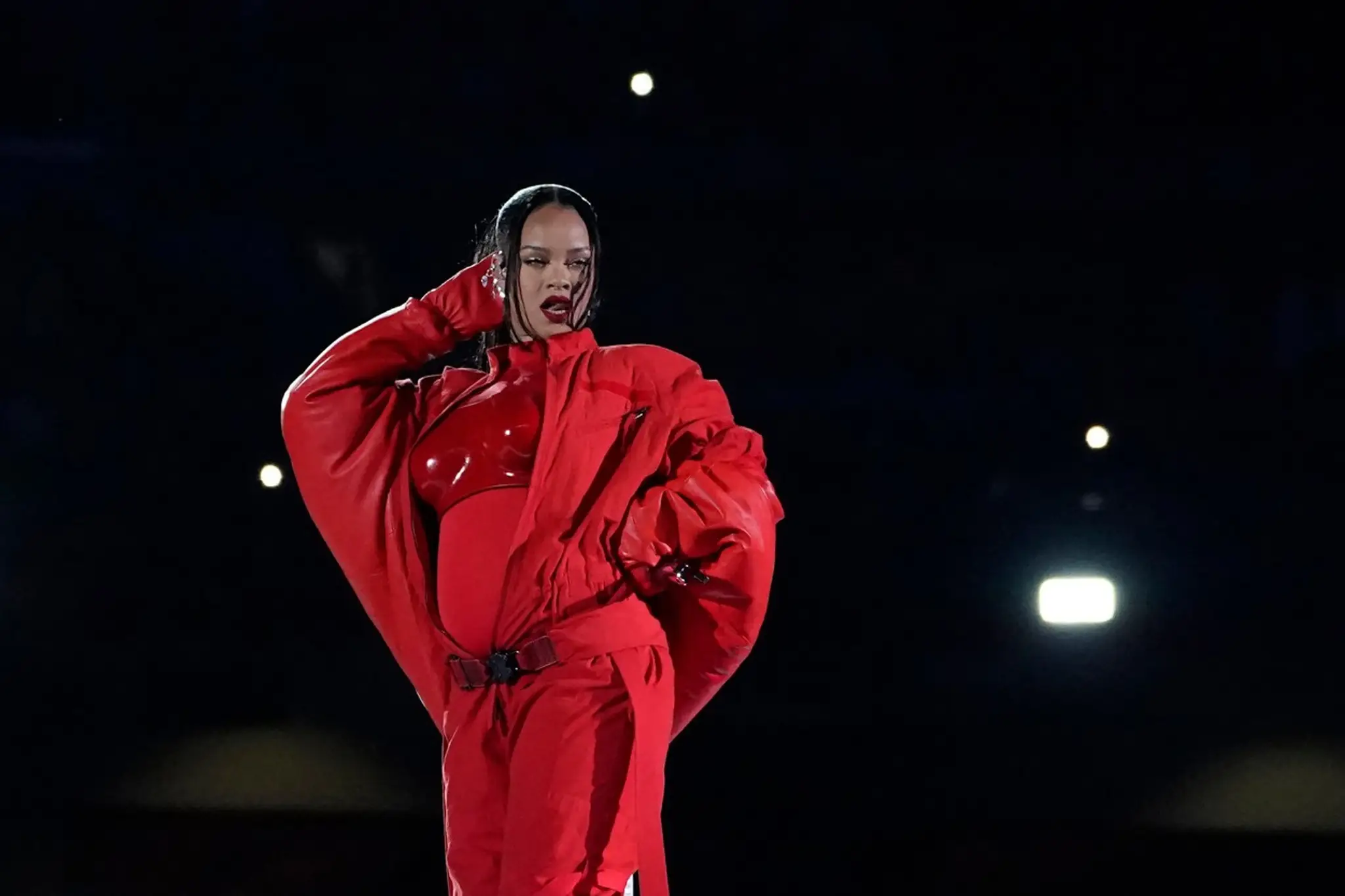 Rihanna na Super Bowl 2023 s tehotenským bruškom