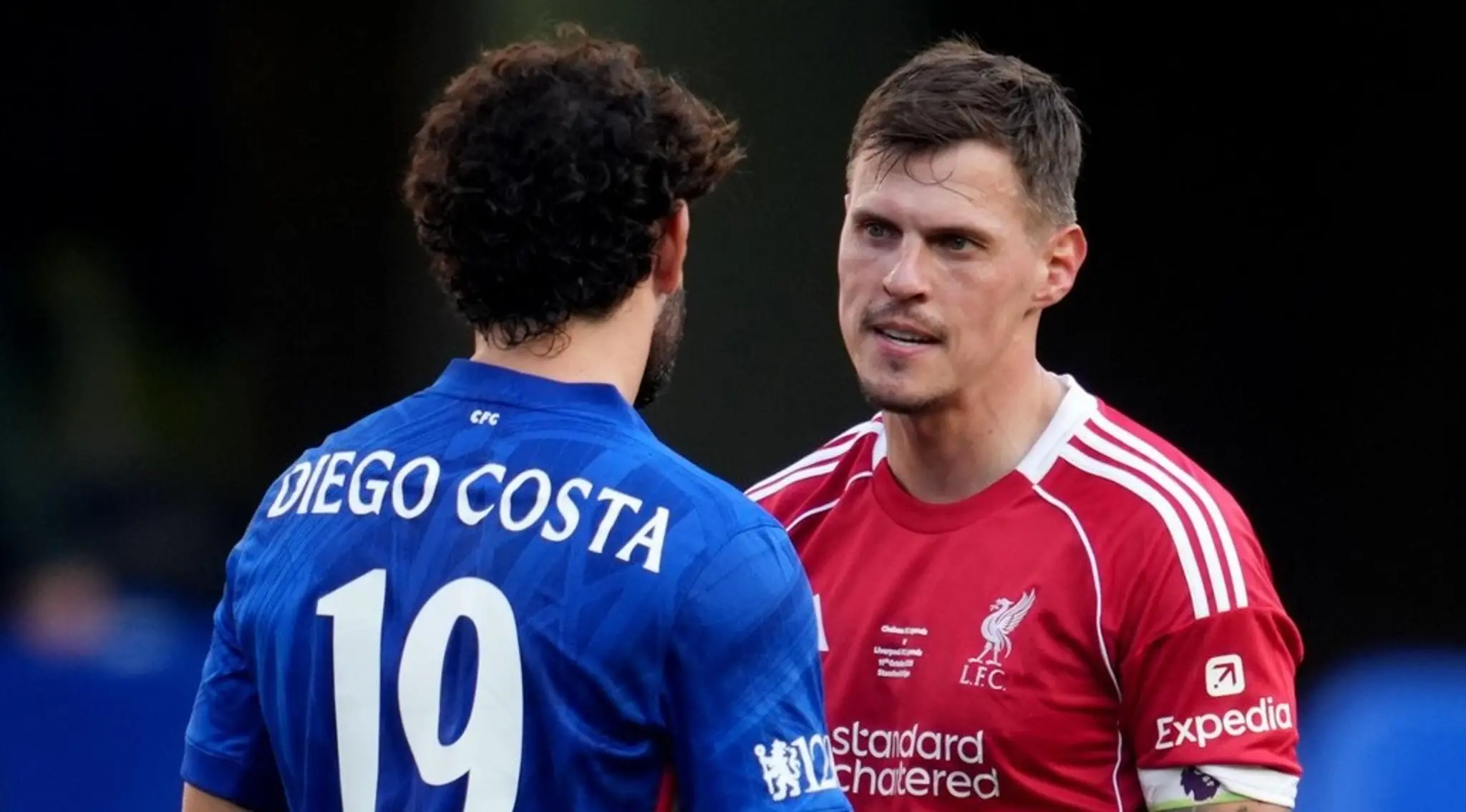Martin Škrtel vs. Diego Costa.