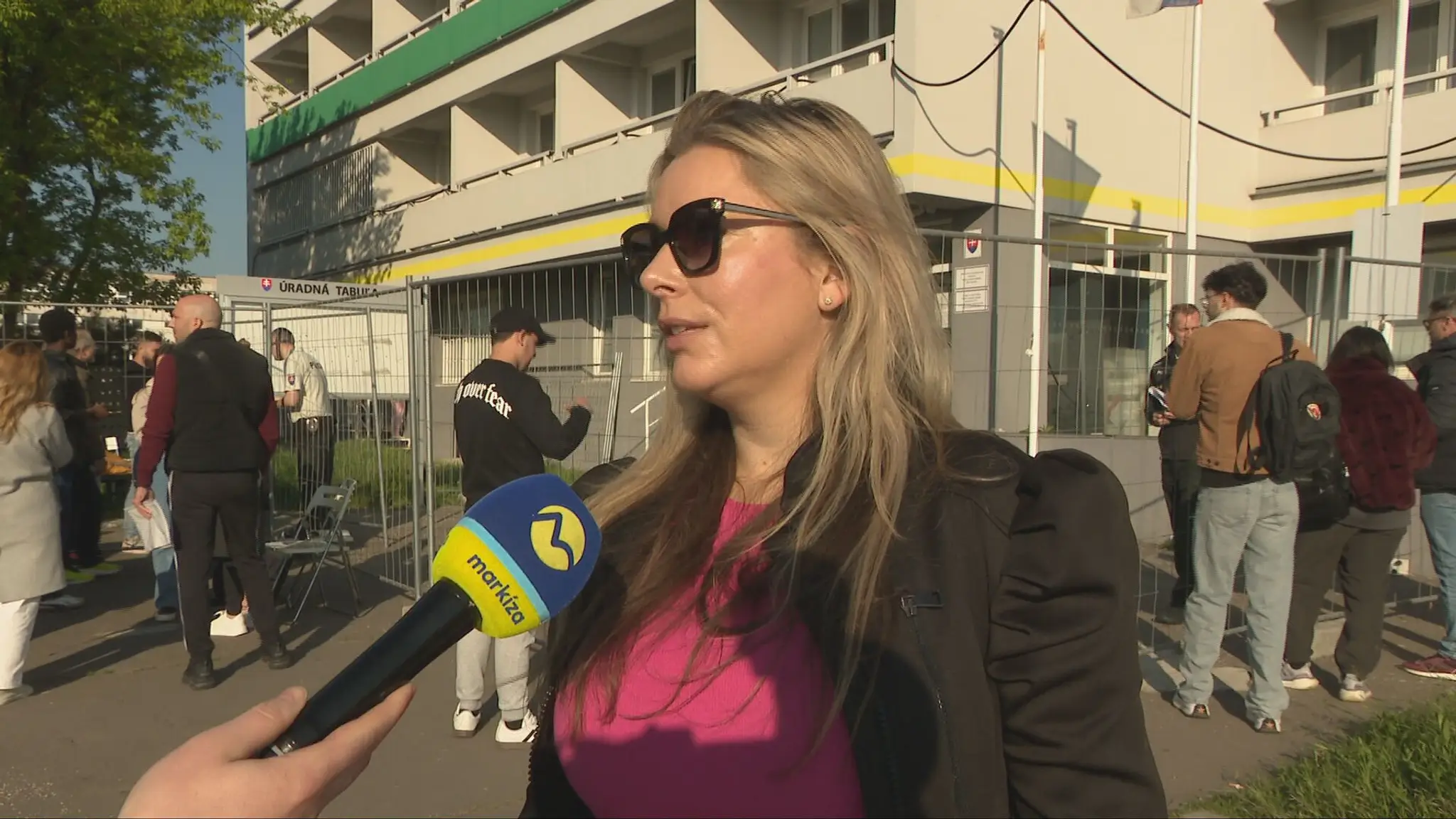 Martine sa nedarí získať termín na Cudzineckej polícii.