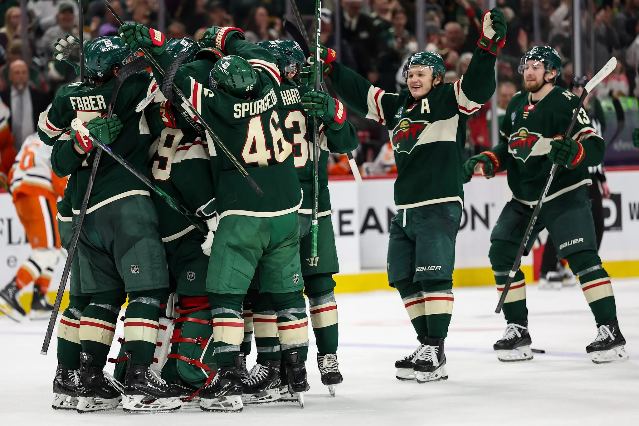 Hokejisti Minnesoty Wild si zabezpečili postup do play-off.