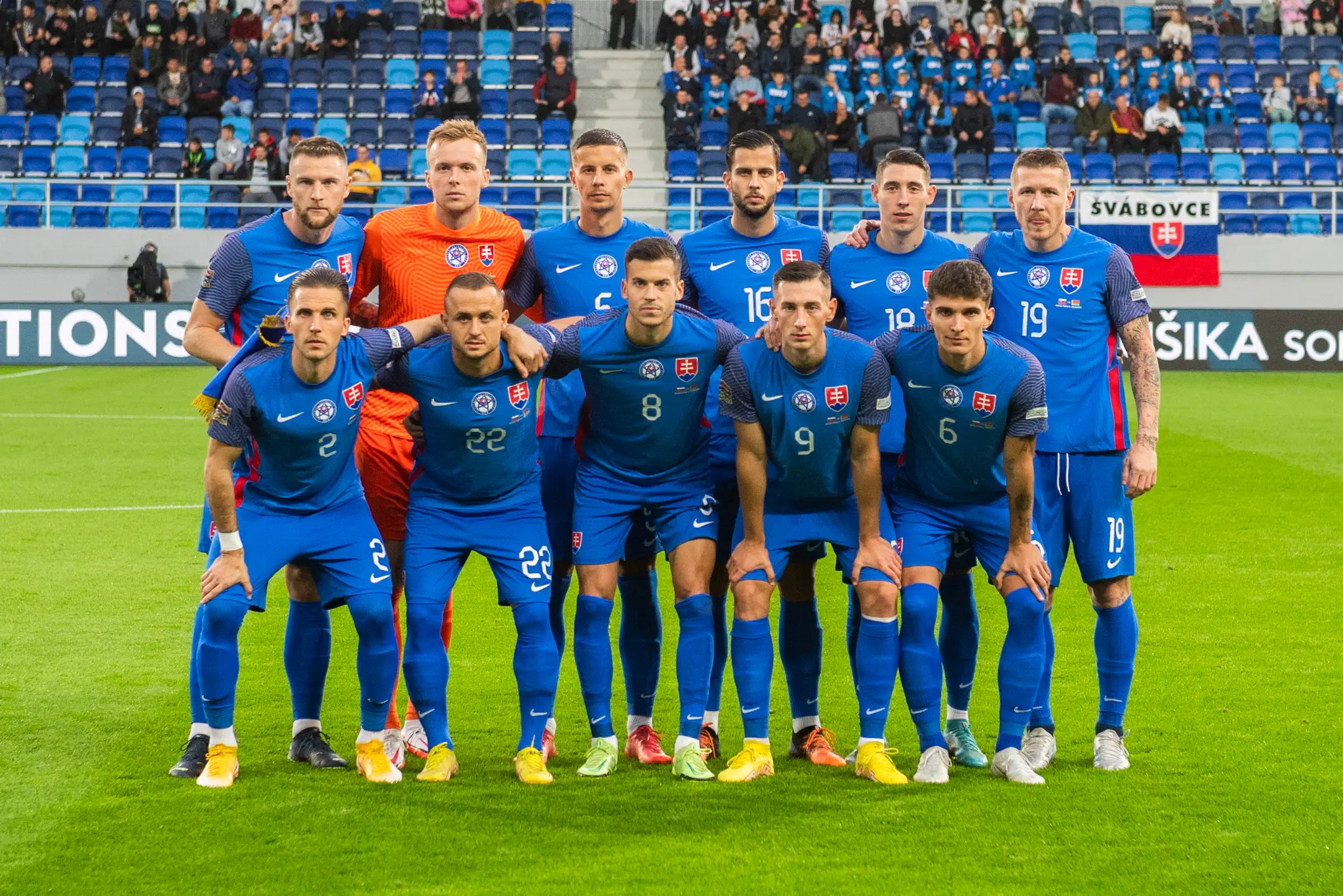Na snímke základná jedenástka slovenskej futbalovej reprezentácie pózuje pred úvodným výkopom zápasu 6. kola C-divízie Ligy národov Slovensko - Bielorusko.
