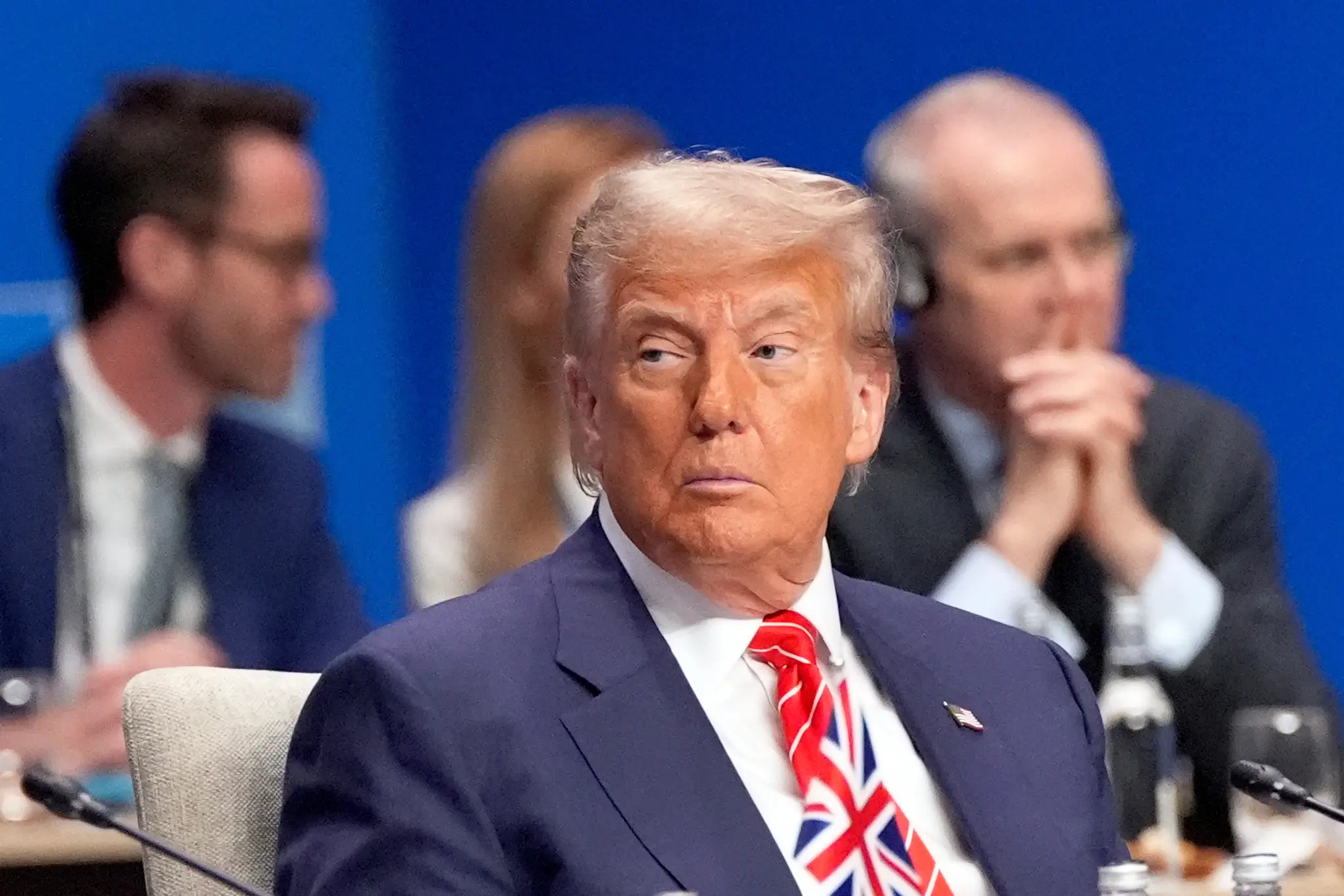 Americký prezident Donald Trump počas plenárneho rokovania Severoatlantickej rady na summite NATO v holandskom Haagu.