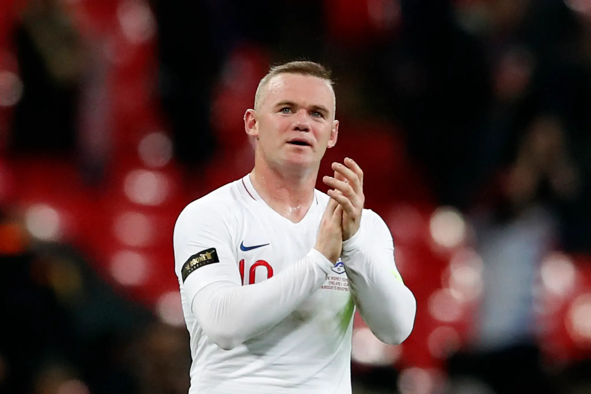 Angličan Wayne Rooney reaguje po prípravnom dueli proti USA.