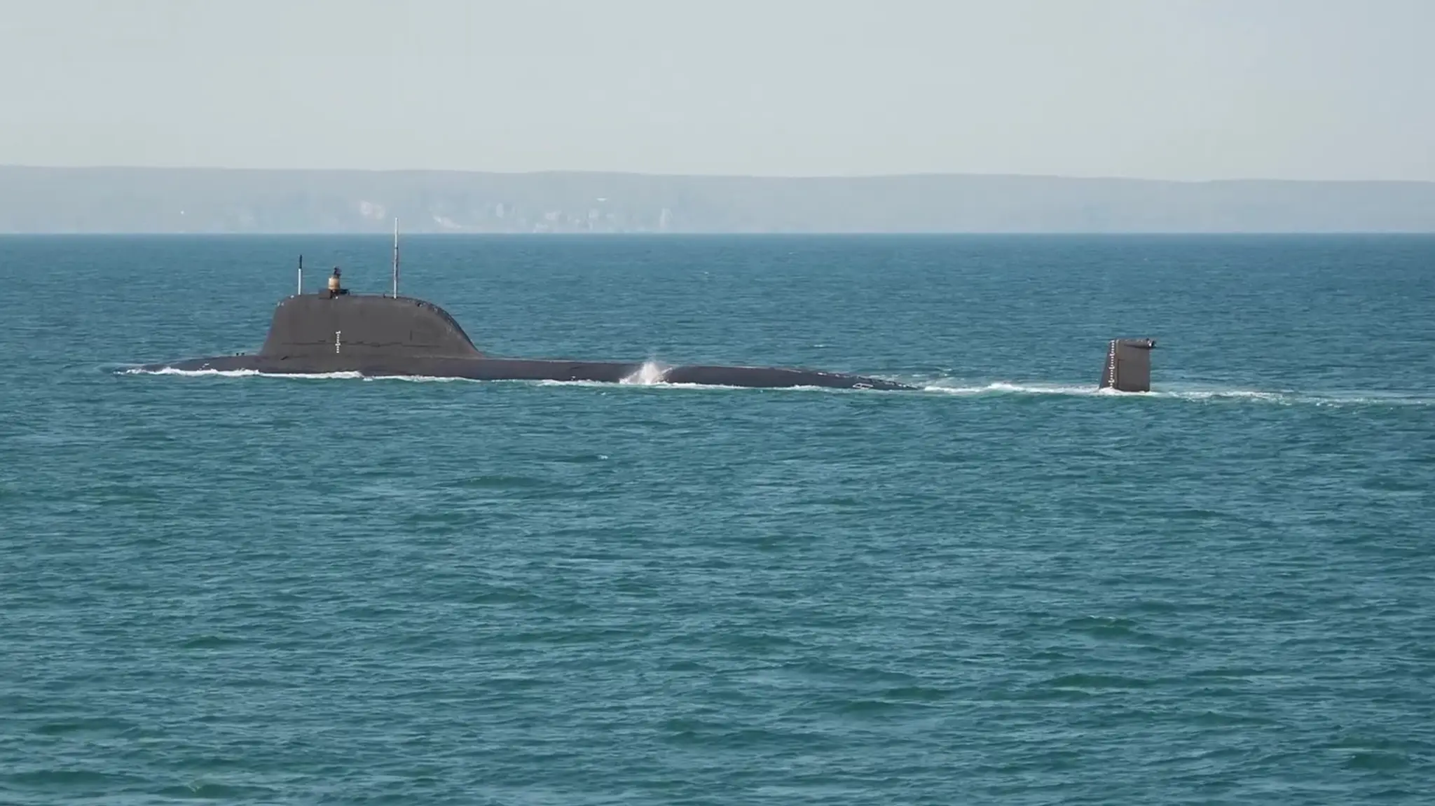 Najnovšia viacúčelová jadrová ponorka ruskej Severnej flotily K-564 Archangelsk.