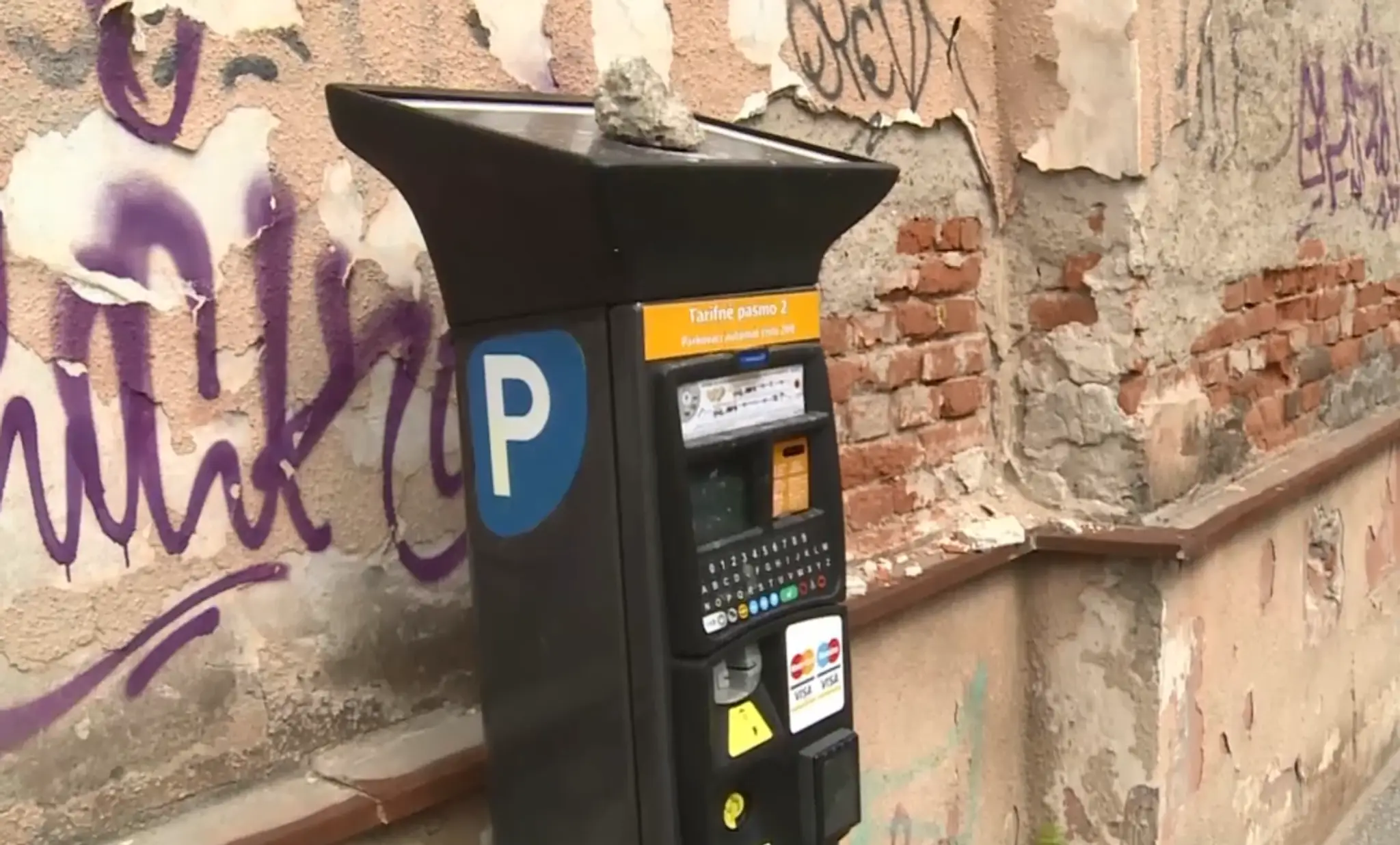 Poškodený parkovací automat
