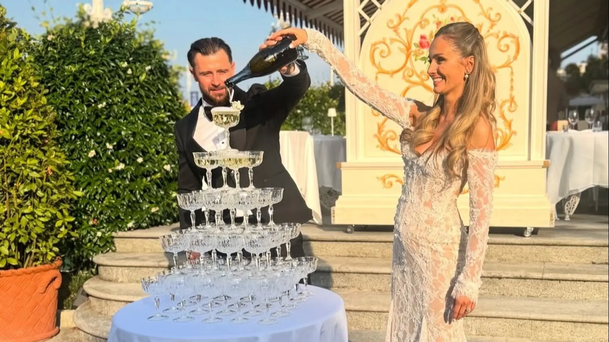 Tomáš Tatar so svojou manželkou