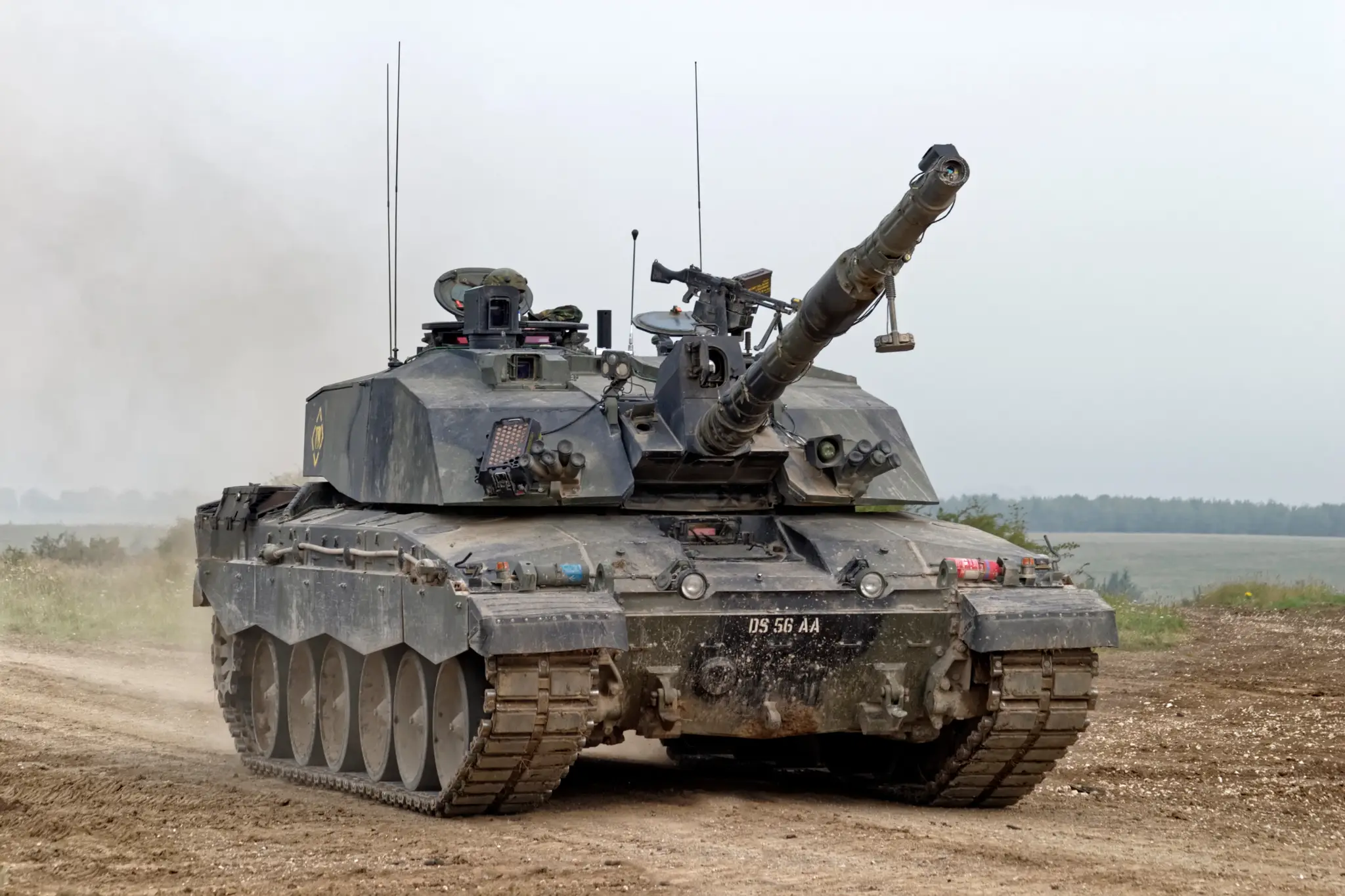 Britský hlavný bojový tank Challenger 2.