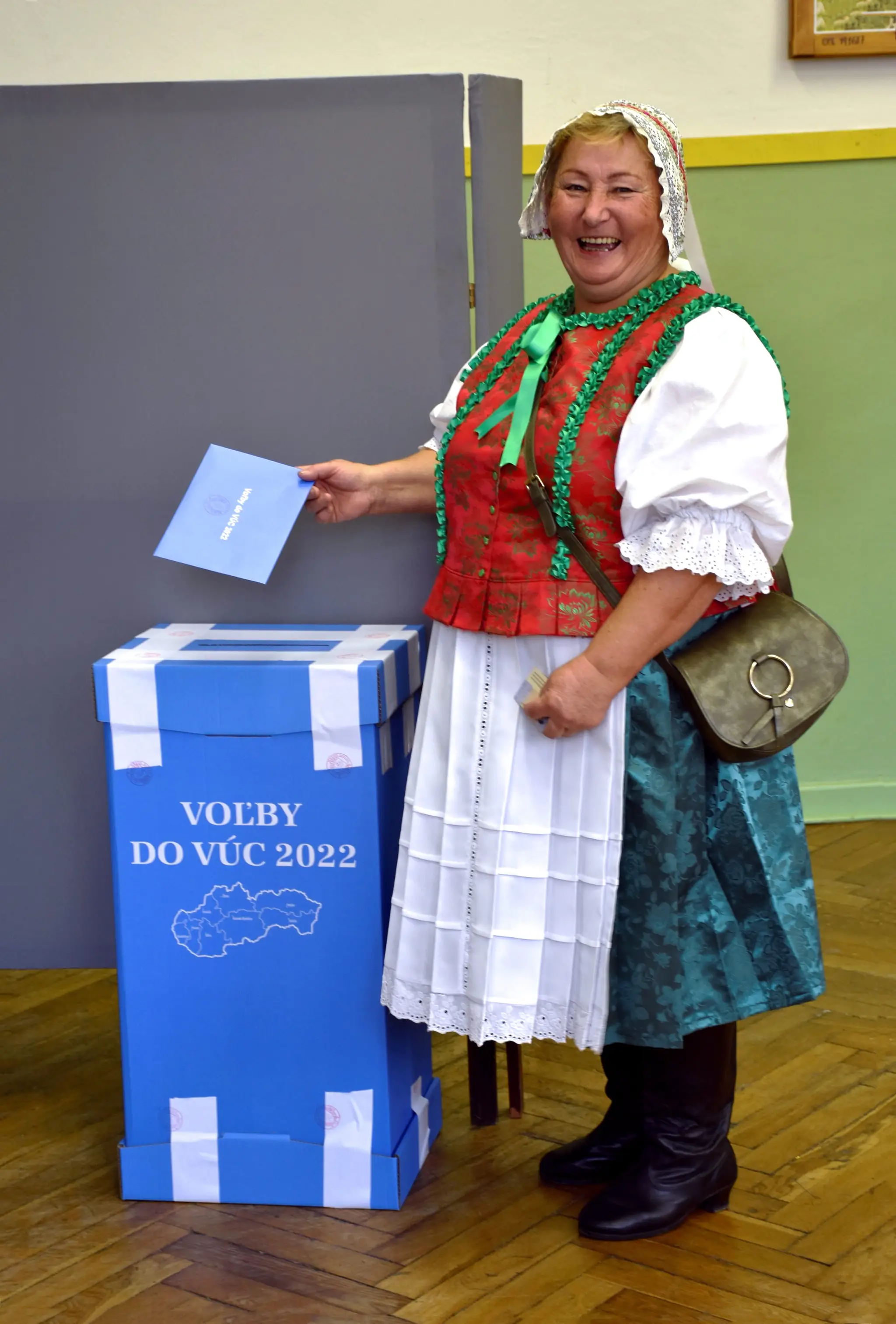 Členka speváckej folklórnej skupiny Orava.