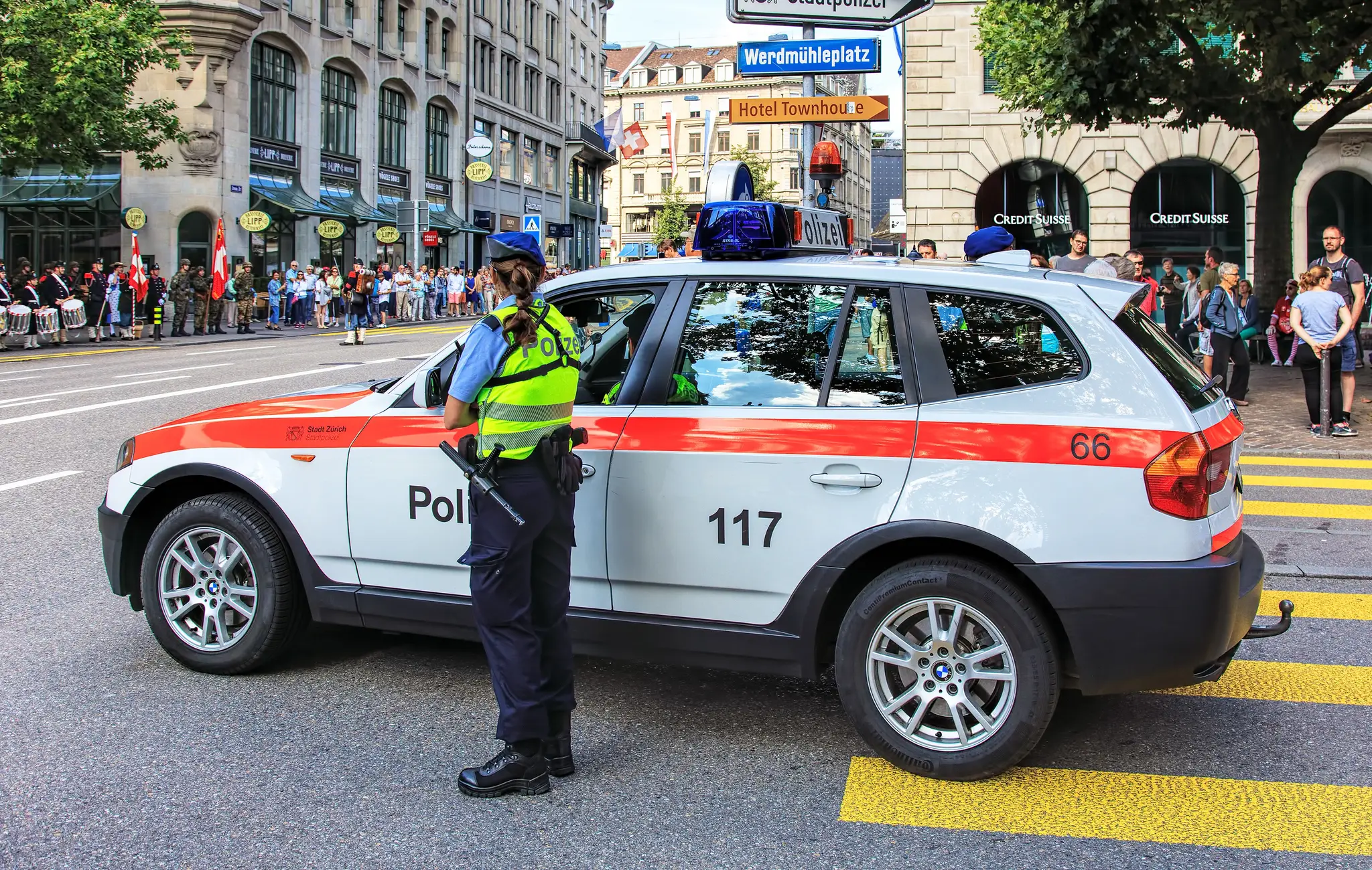 Švajčiarska polícia.