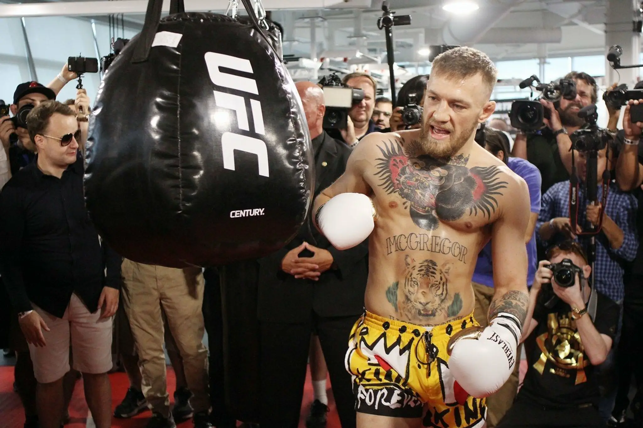 Conor McGregor sa pripravuje na zápas proti Floydovi Mayweatherovi.