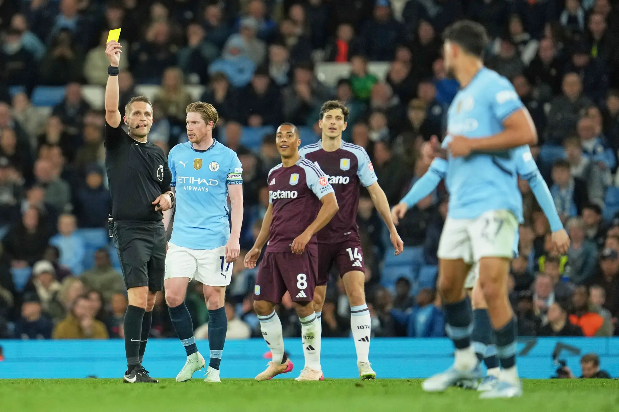 Manchester City remizoval s Aston Villou.