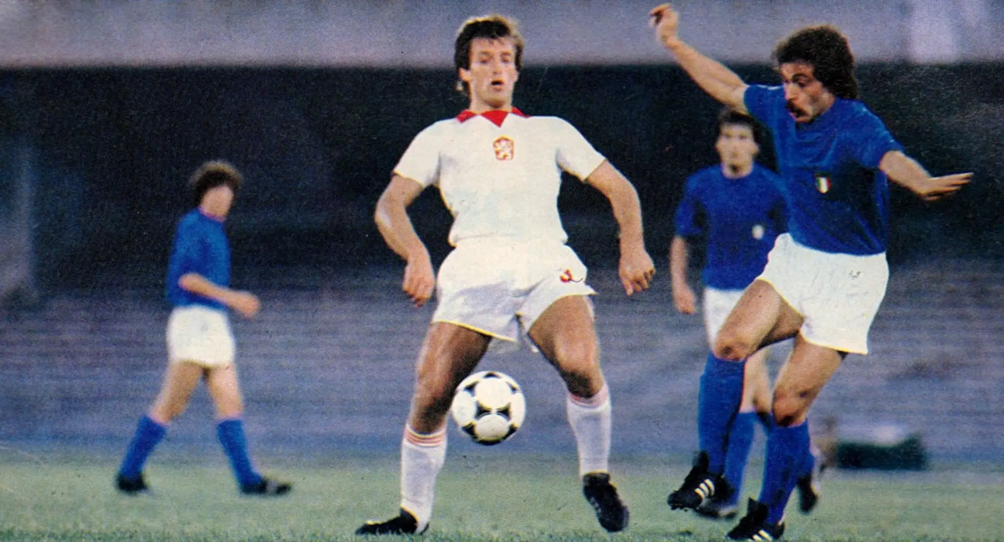 Ladislav Jurkemik počas pamätného zápasu proti Taliansku na ME 1980 v Neapole.