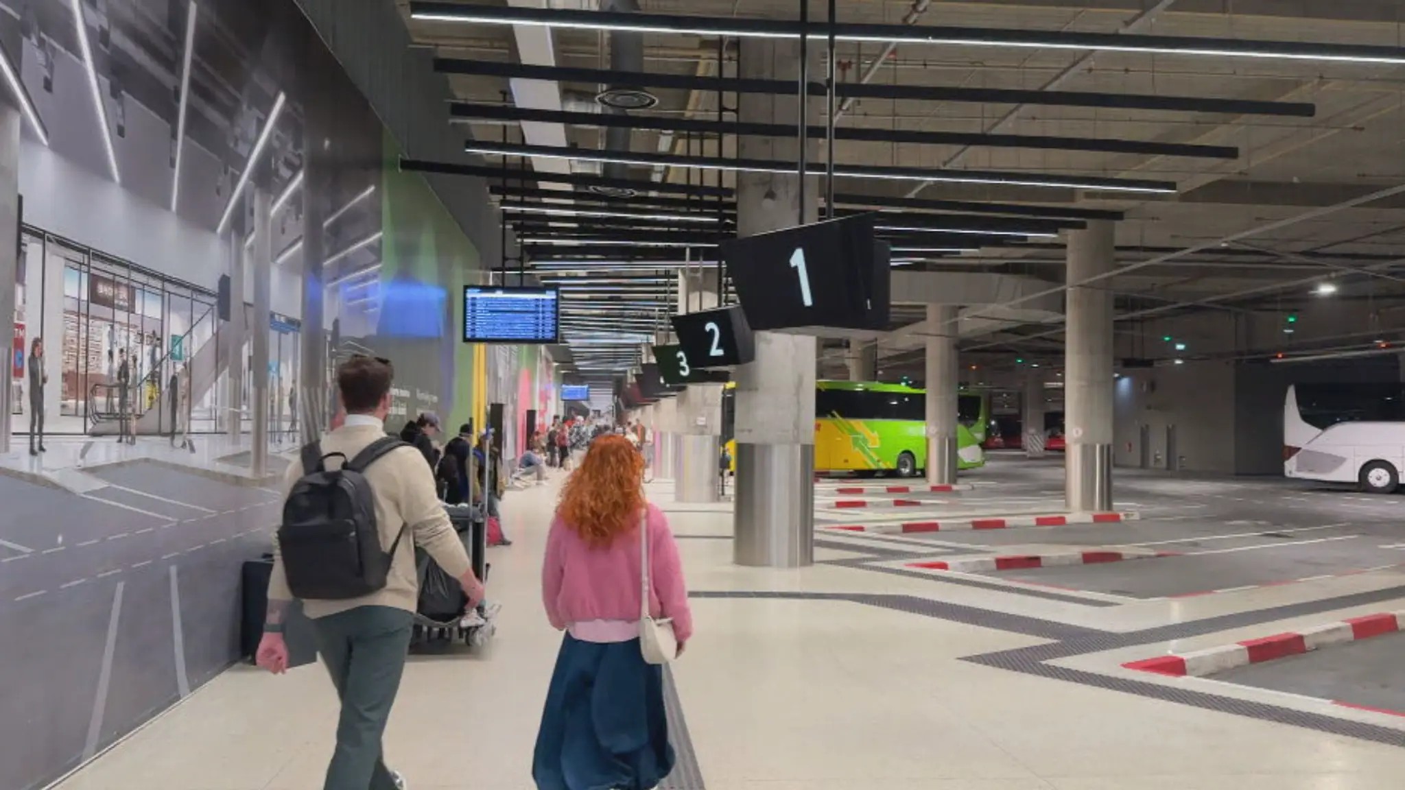 Autobusová stanica Nivy.