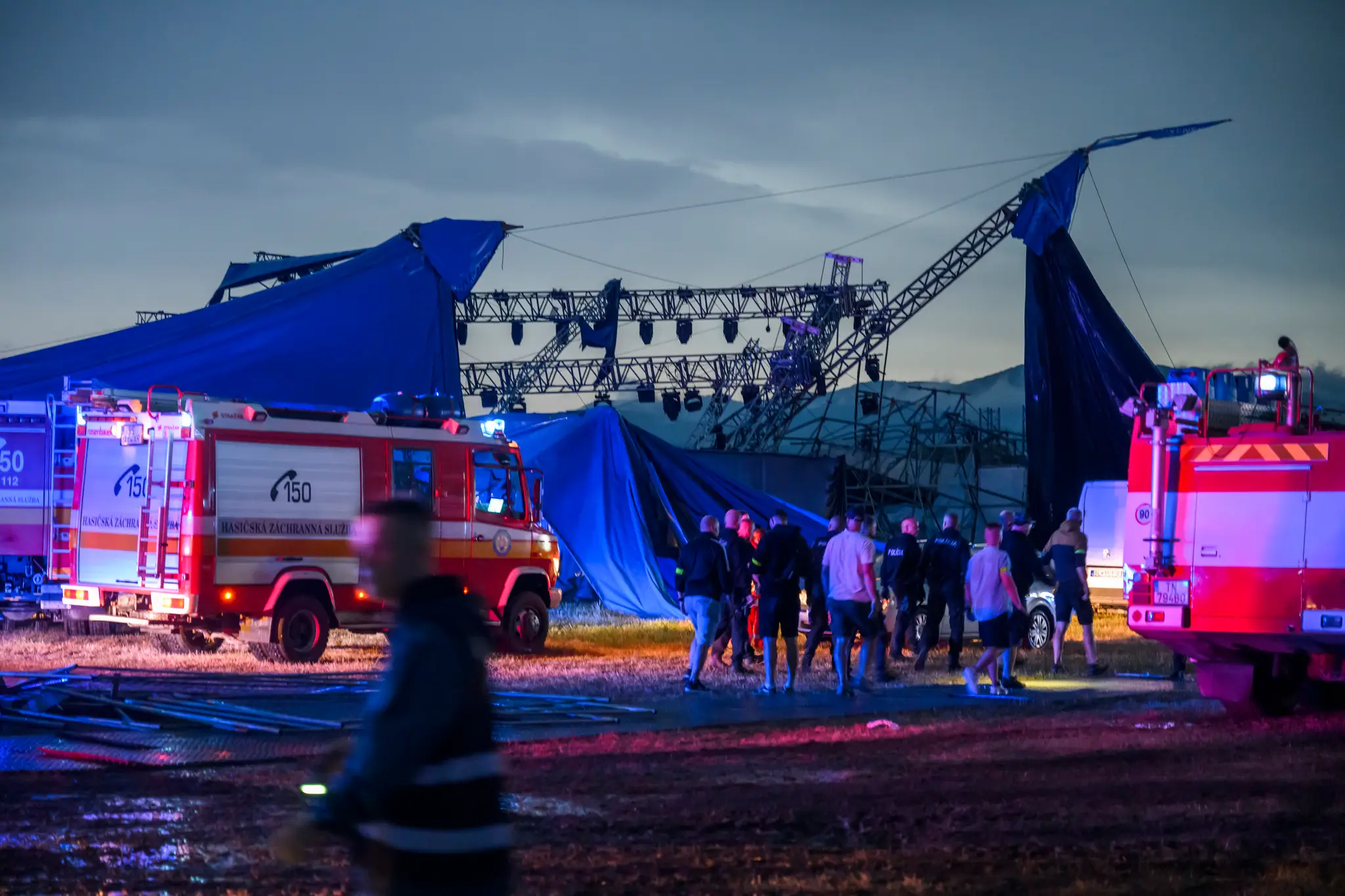 Zásah po búrke na festivale Pohoda.