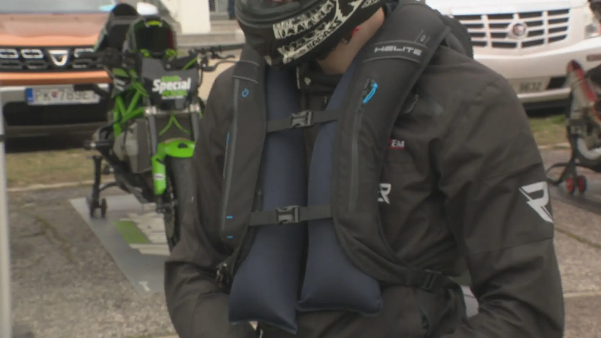 Motorkár s airbagom